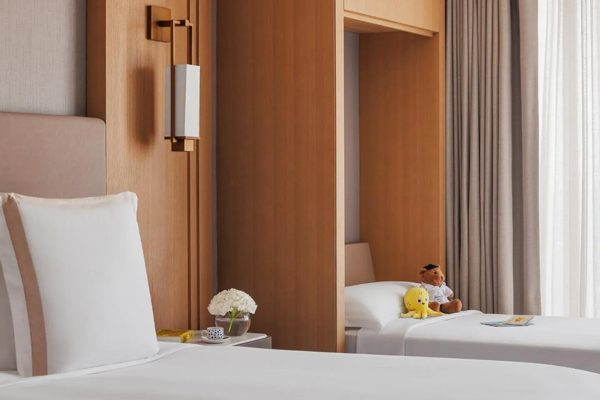 Bedroom, Bed in Jumeirah Beach Hotel Dubai Bedroom, Bed in Jumeirah Beach Hotel Dubai