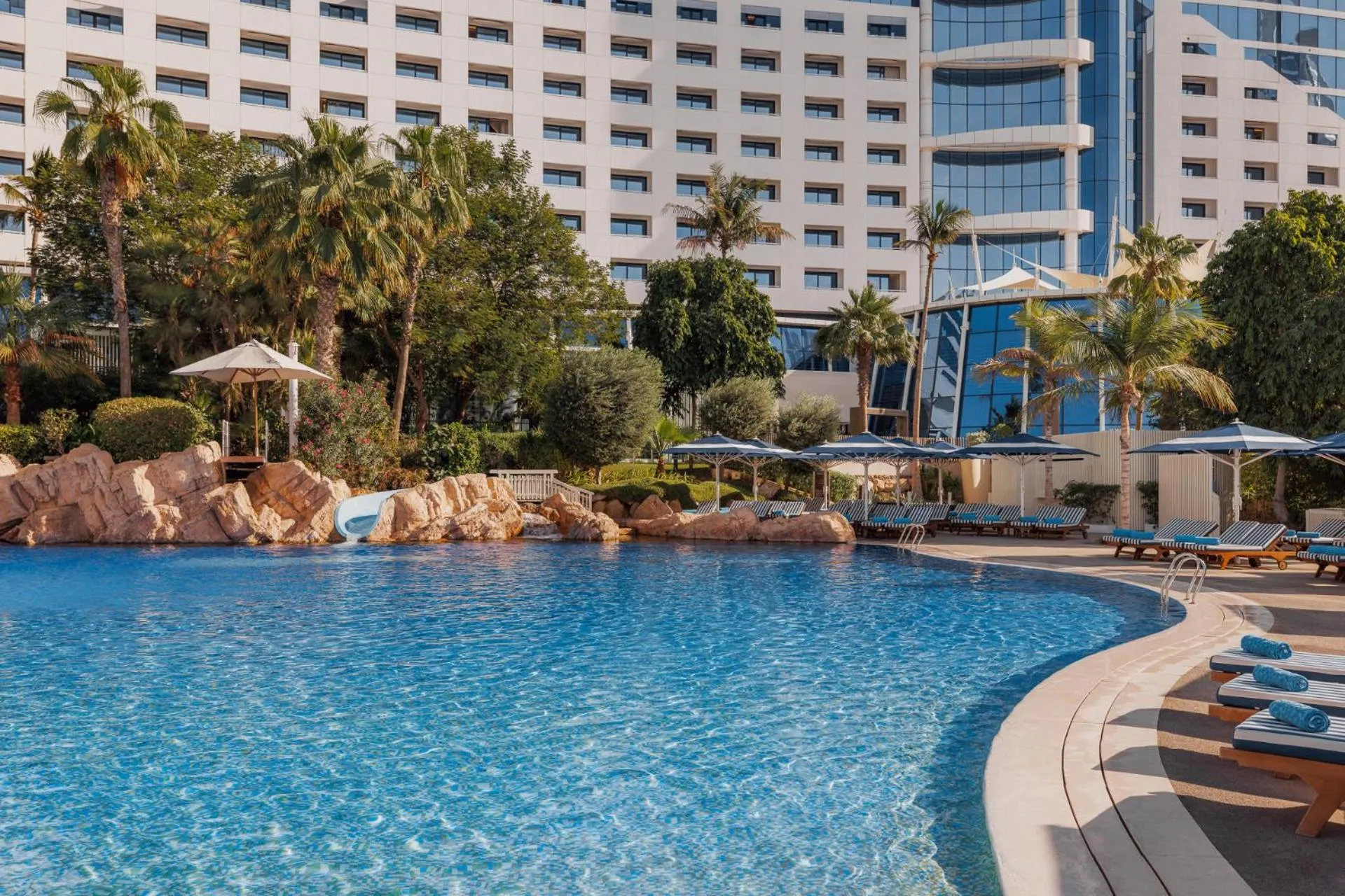 Pool view in Jumeirah Beach Hotel Dubai