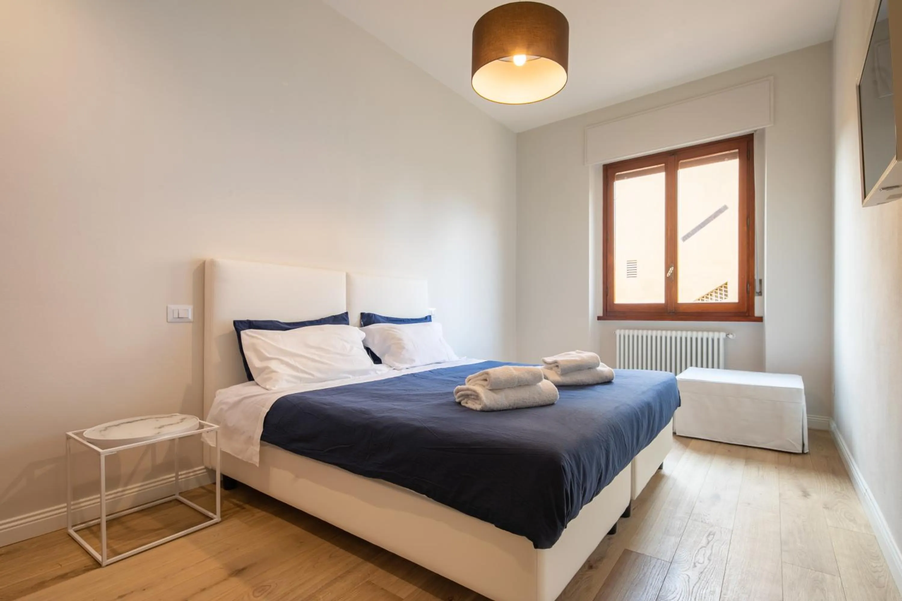 Bed in Ponte Vecchio White by Mmega