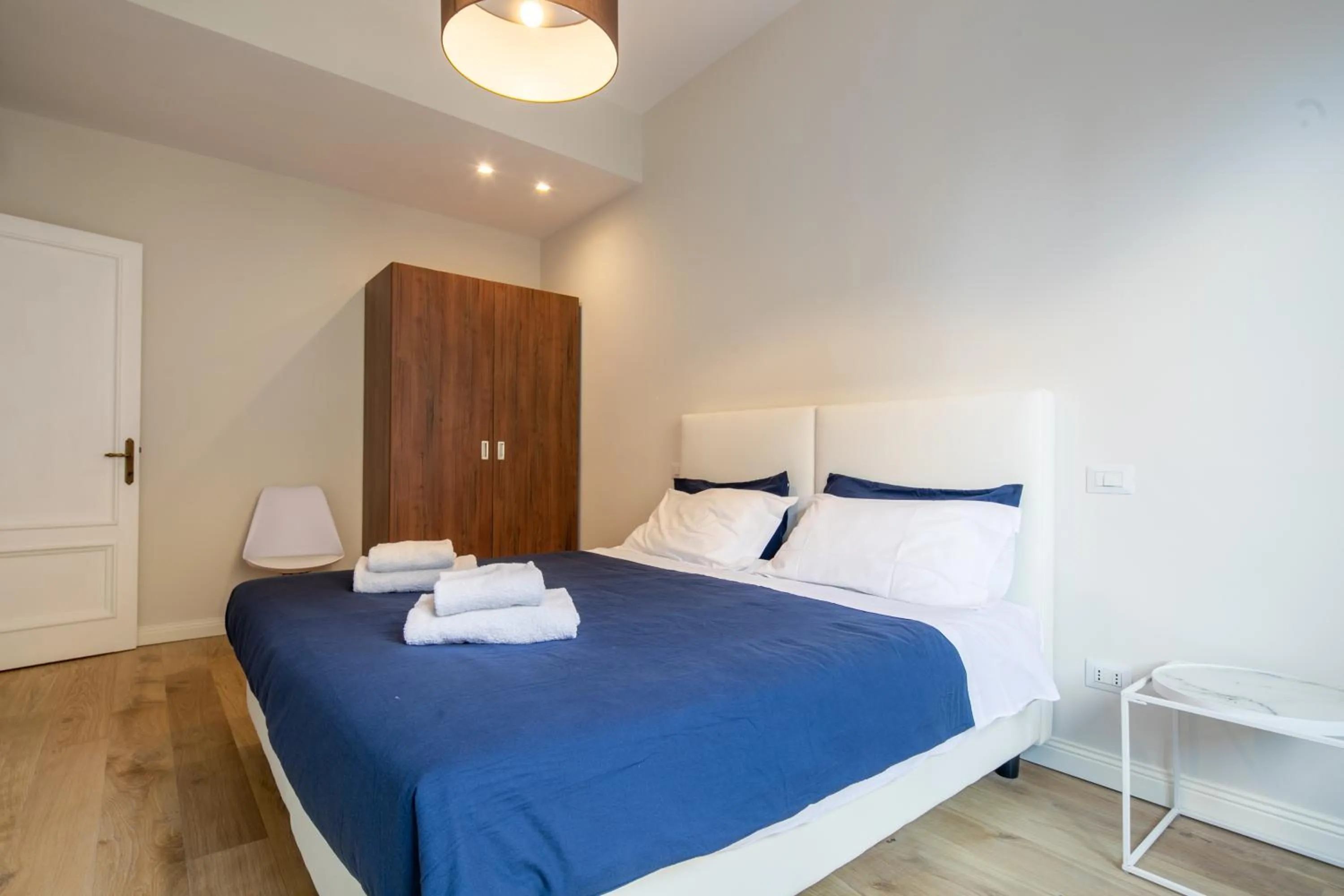 Bed in Ponte Vecchio White by Mmega