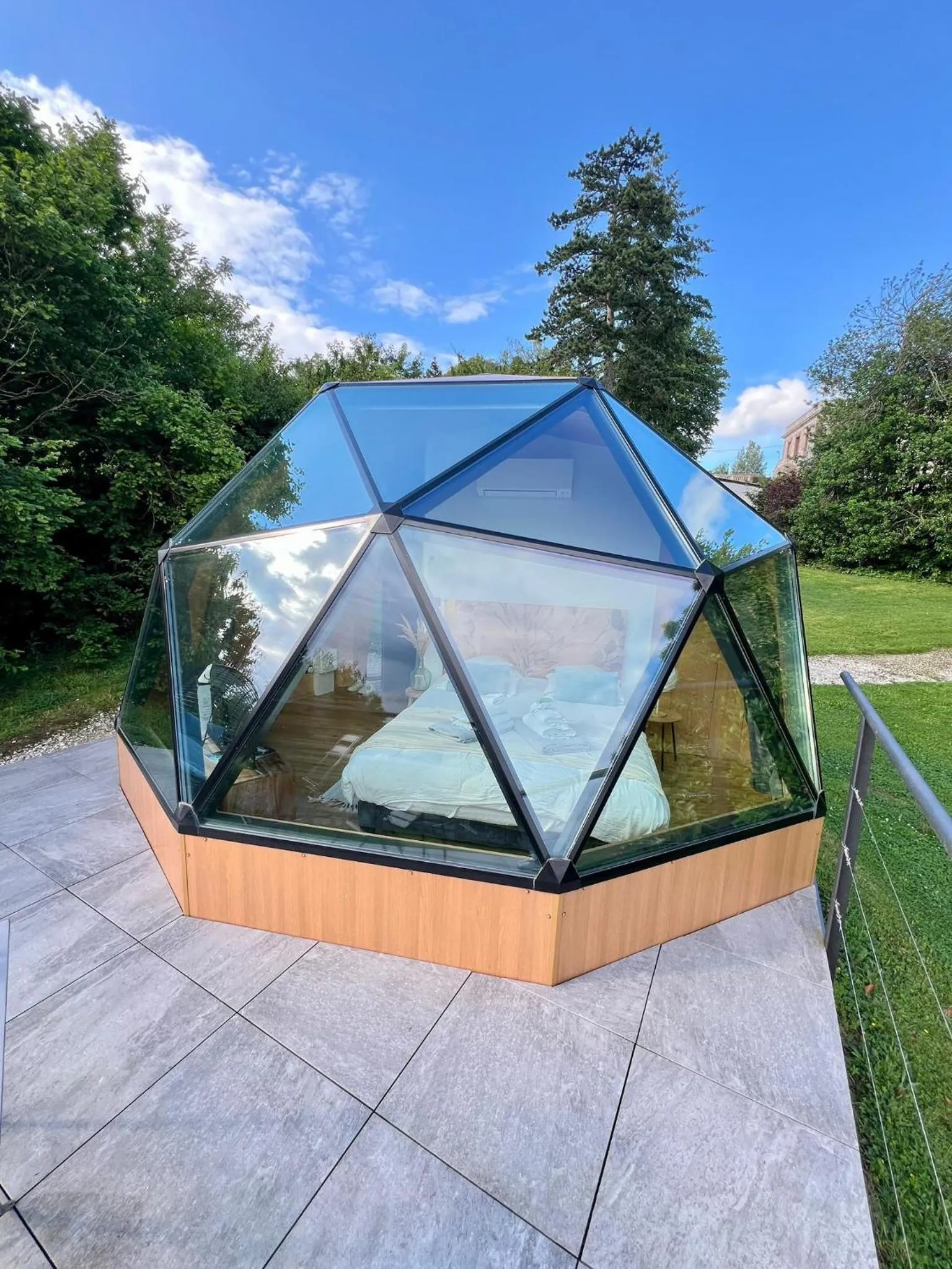 Property building in Demeure de la Garenne