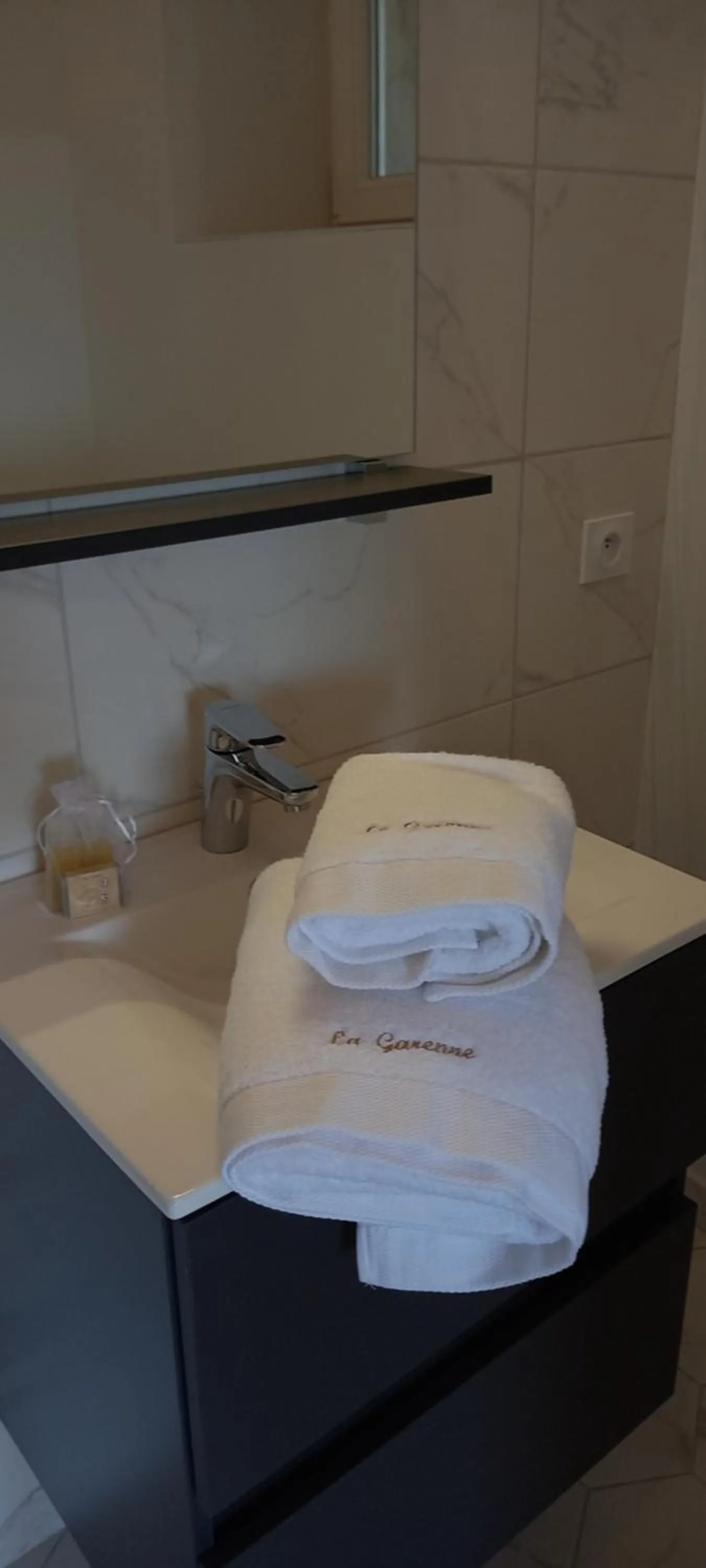 Bathroom, Bed in Demeure de la Garenne