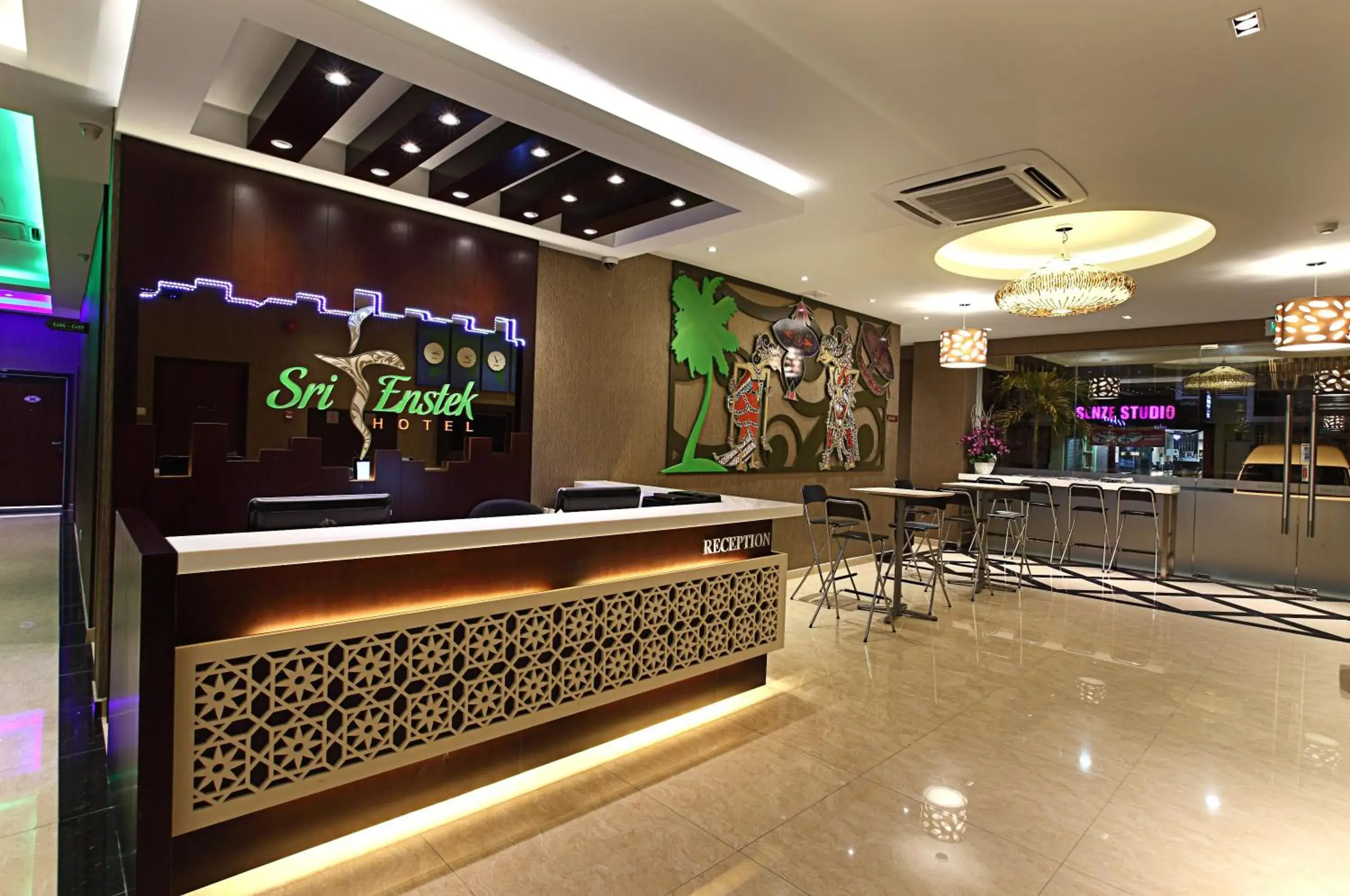 Lobby or reception in Sri Enstek Hotel KLIA, KLIA 2 & F1 Lobby or reception in Sri Enstek Hotel KLIA, KLIA 2 & F1