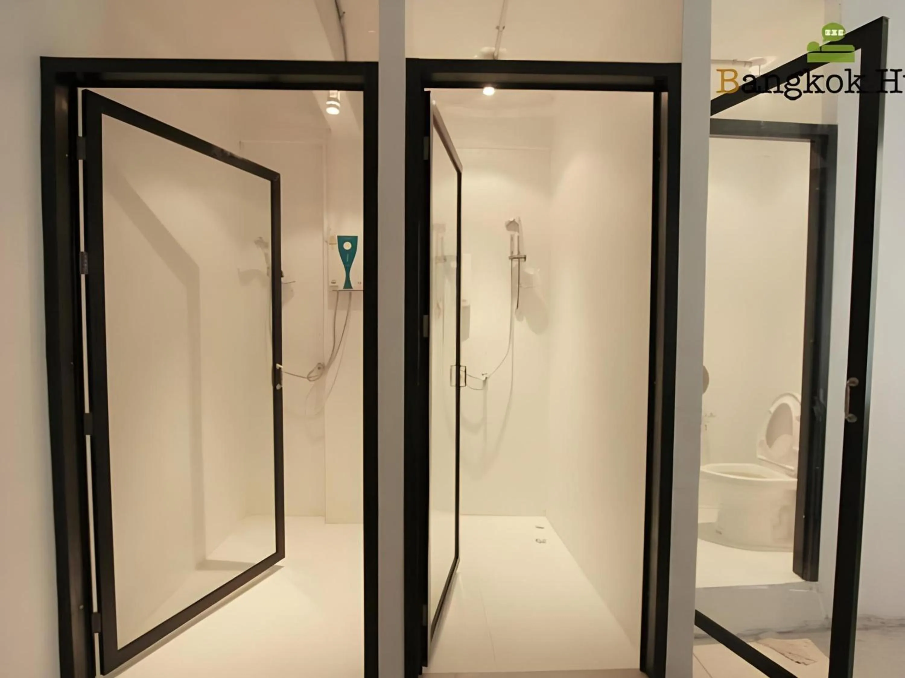 Bathroom in Bangkok Hub Hostel