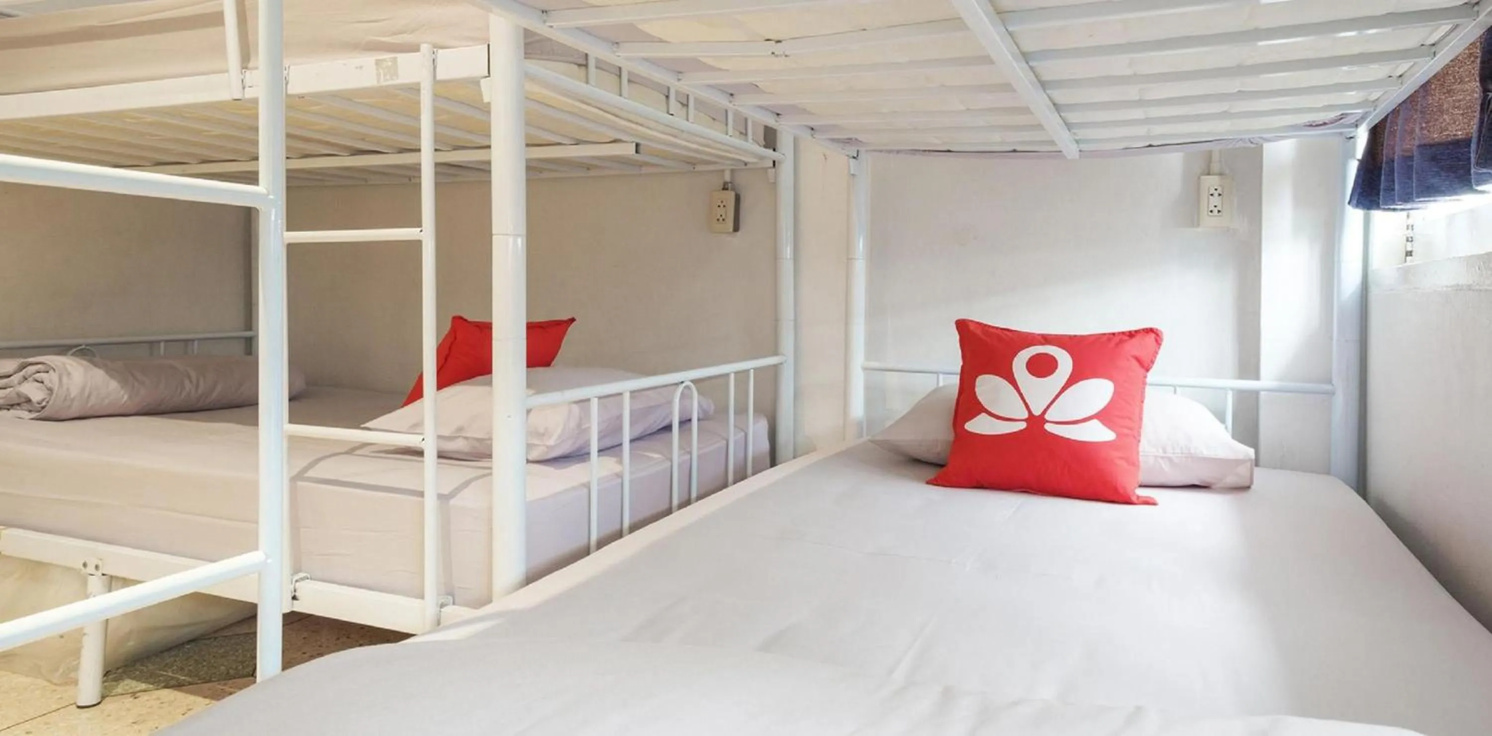 Bedroom, Bed in Bangkok Hub Hostel