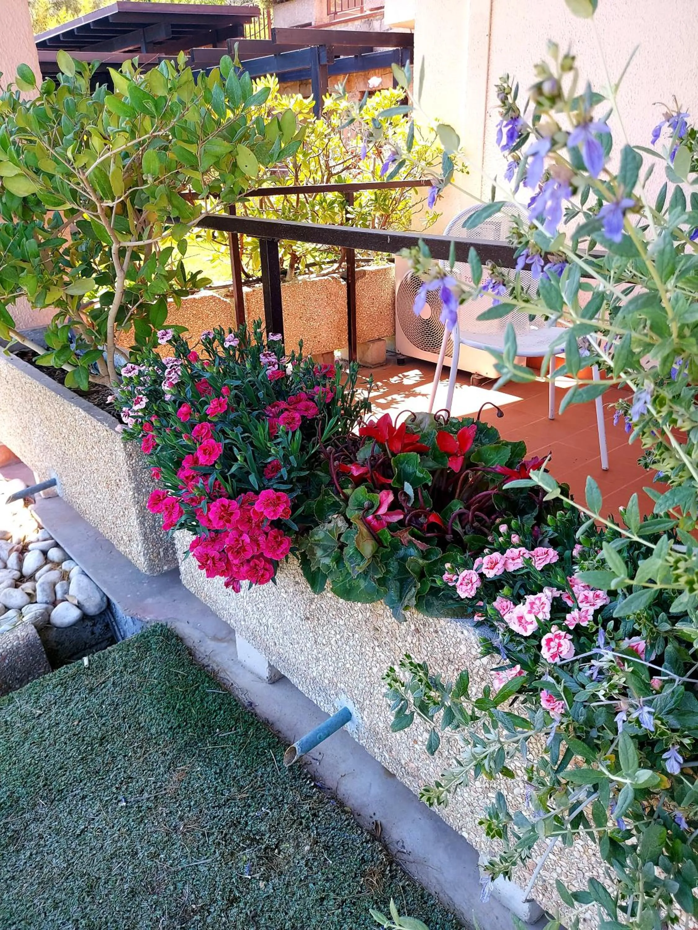 Property building in Montebello Park Hotel