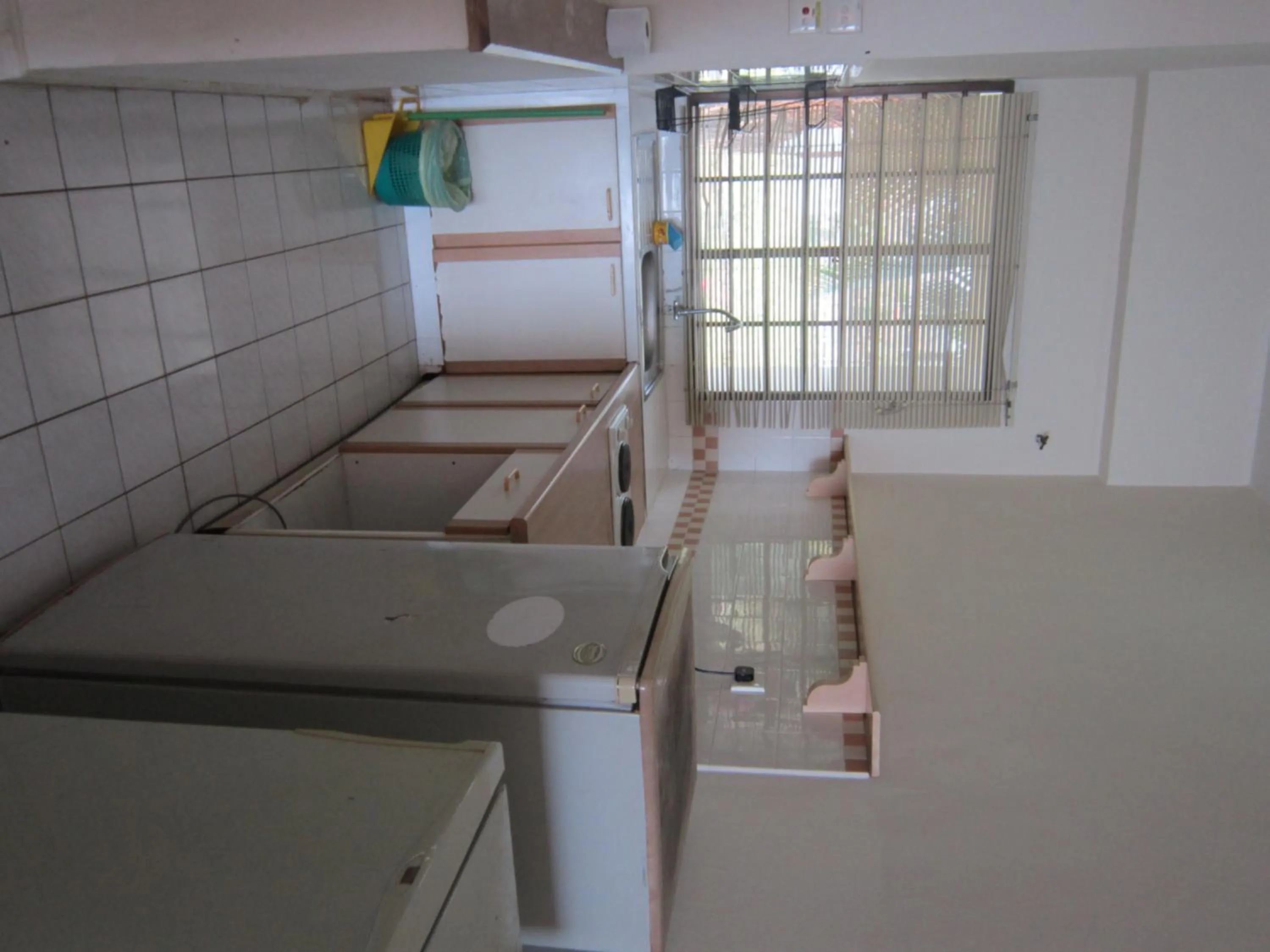 Kitchen or kitchenette, Bed in Paradise Lagoon Apartment