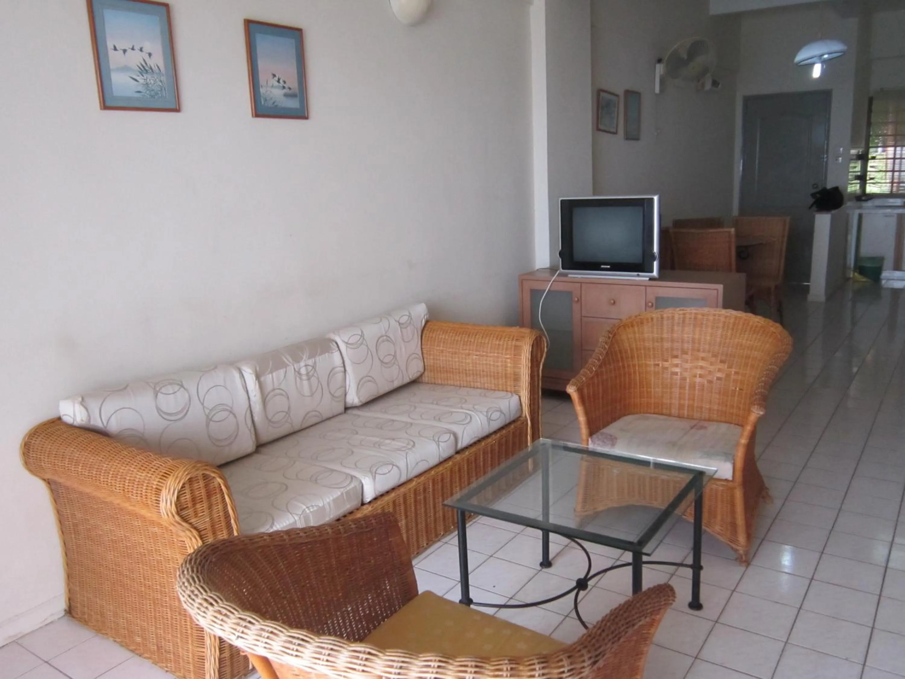 Seating area in Paradise Lagoon Apartment