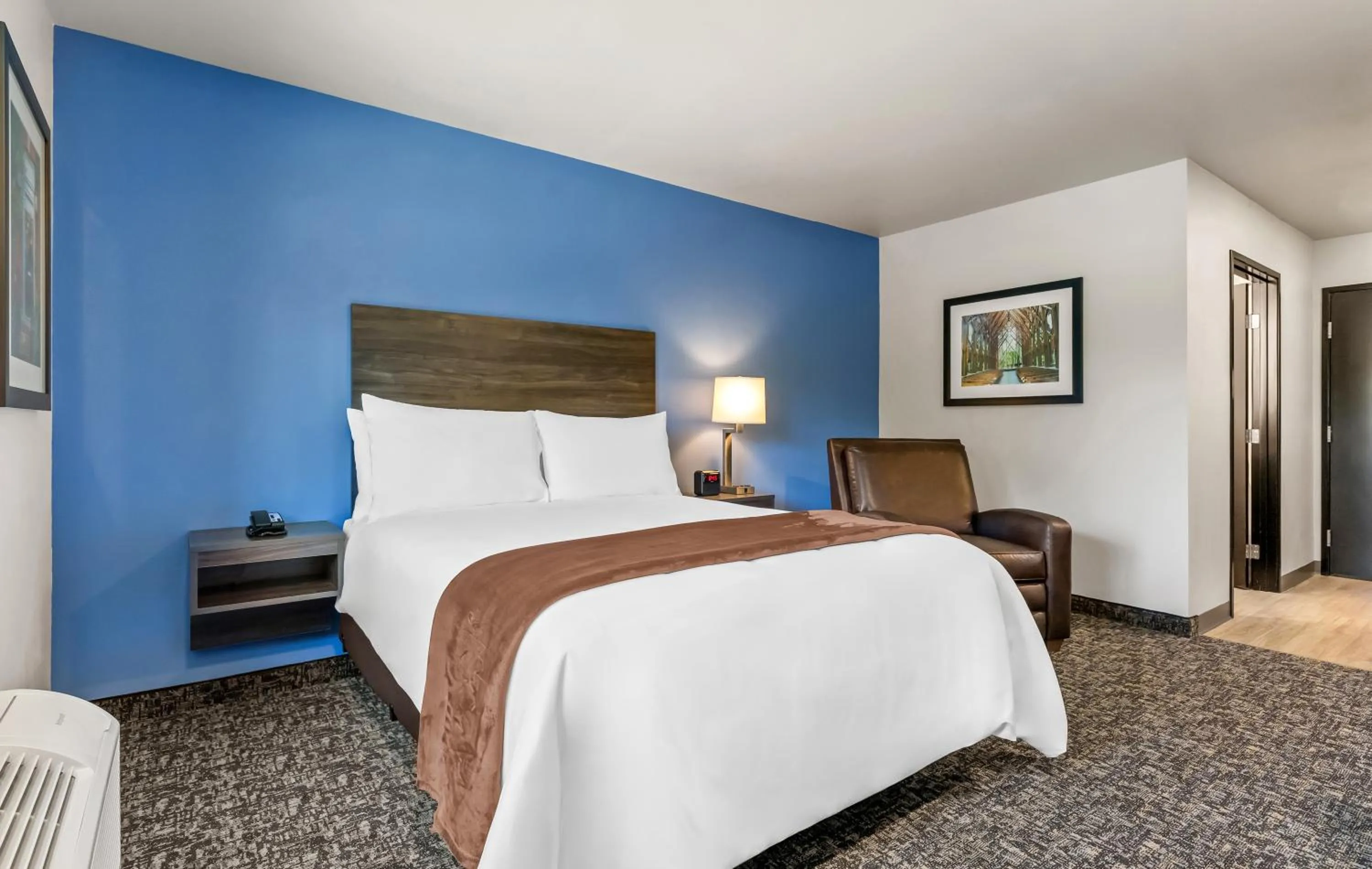 Bed in My Place Hotel-Moab, UT