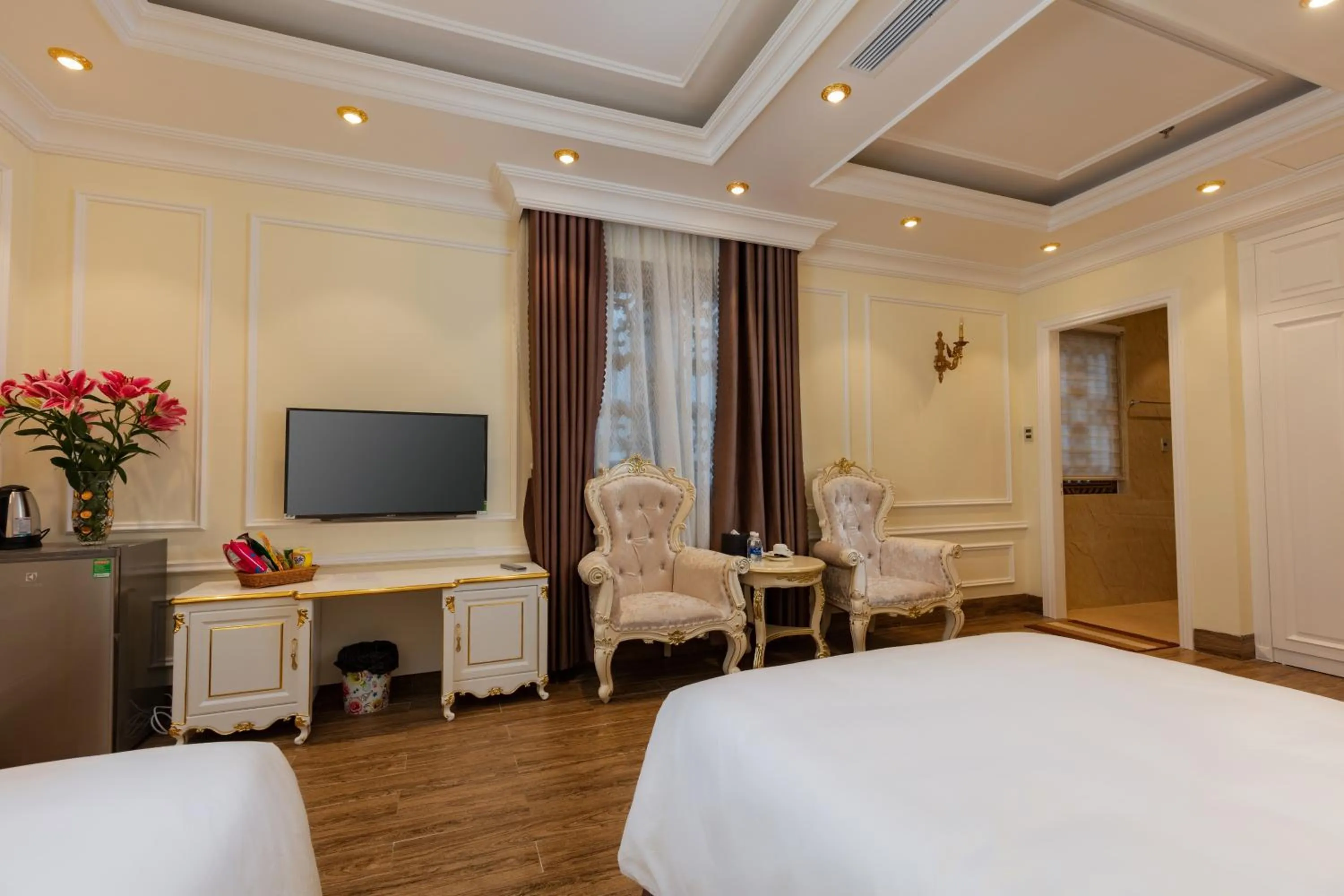 Seating area in Cẩm Bình Hotel