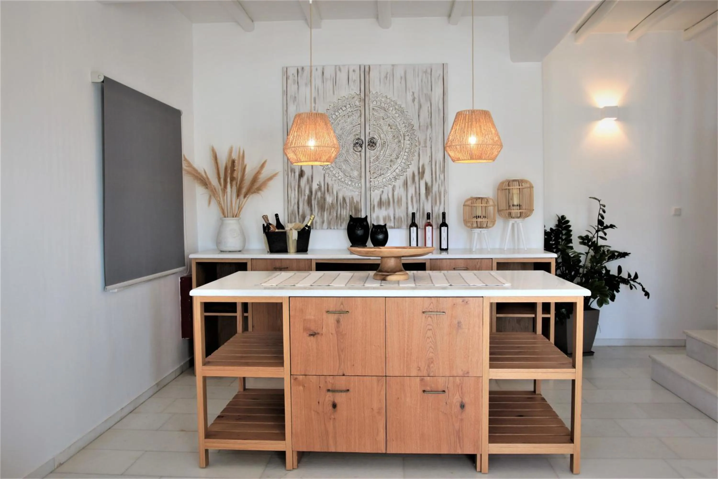 Breakfast in Parian Lithos Residence