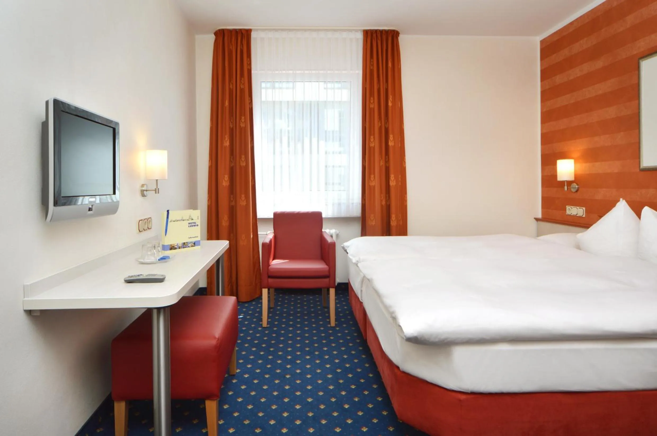 Photo of the whole room, Bed in Hotel Ludwig Superior