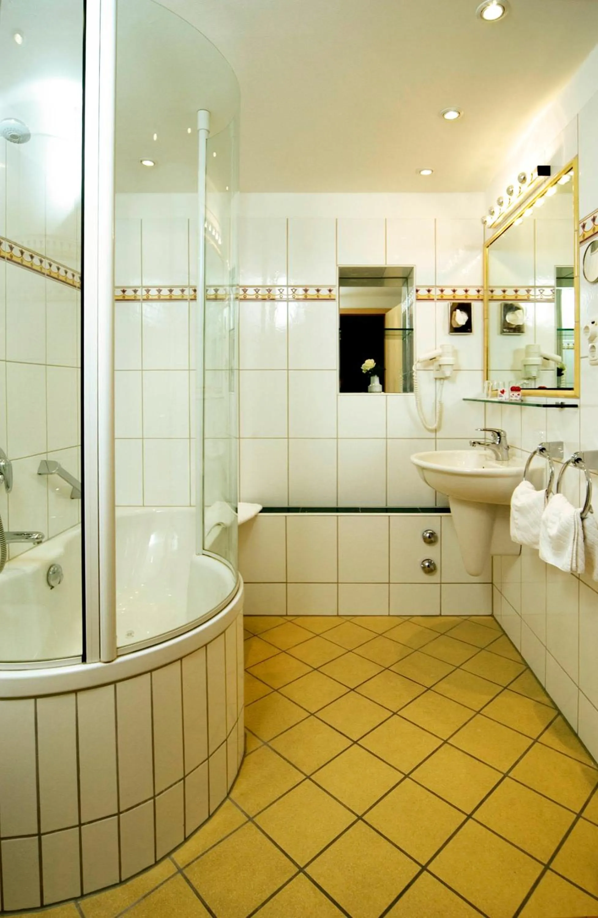 Bathroom in Hotel Ludwig Superior