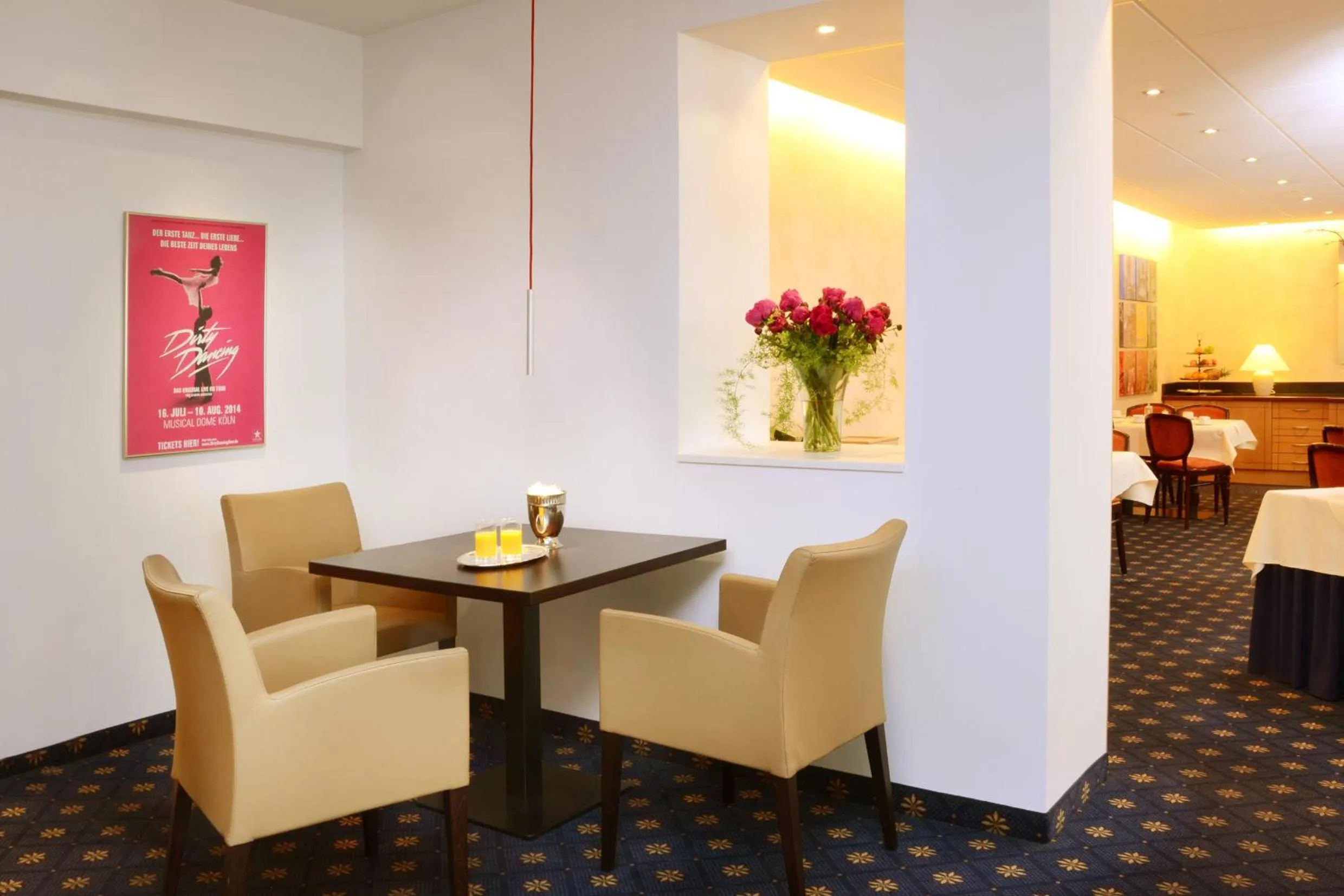 Communal lounge/ TV room in Hotel Ludwig Superior