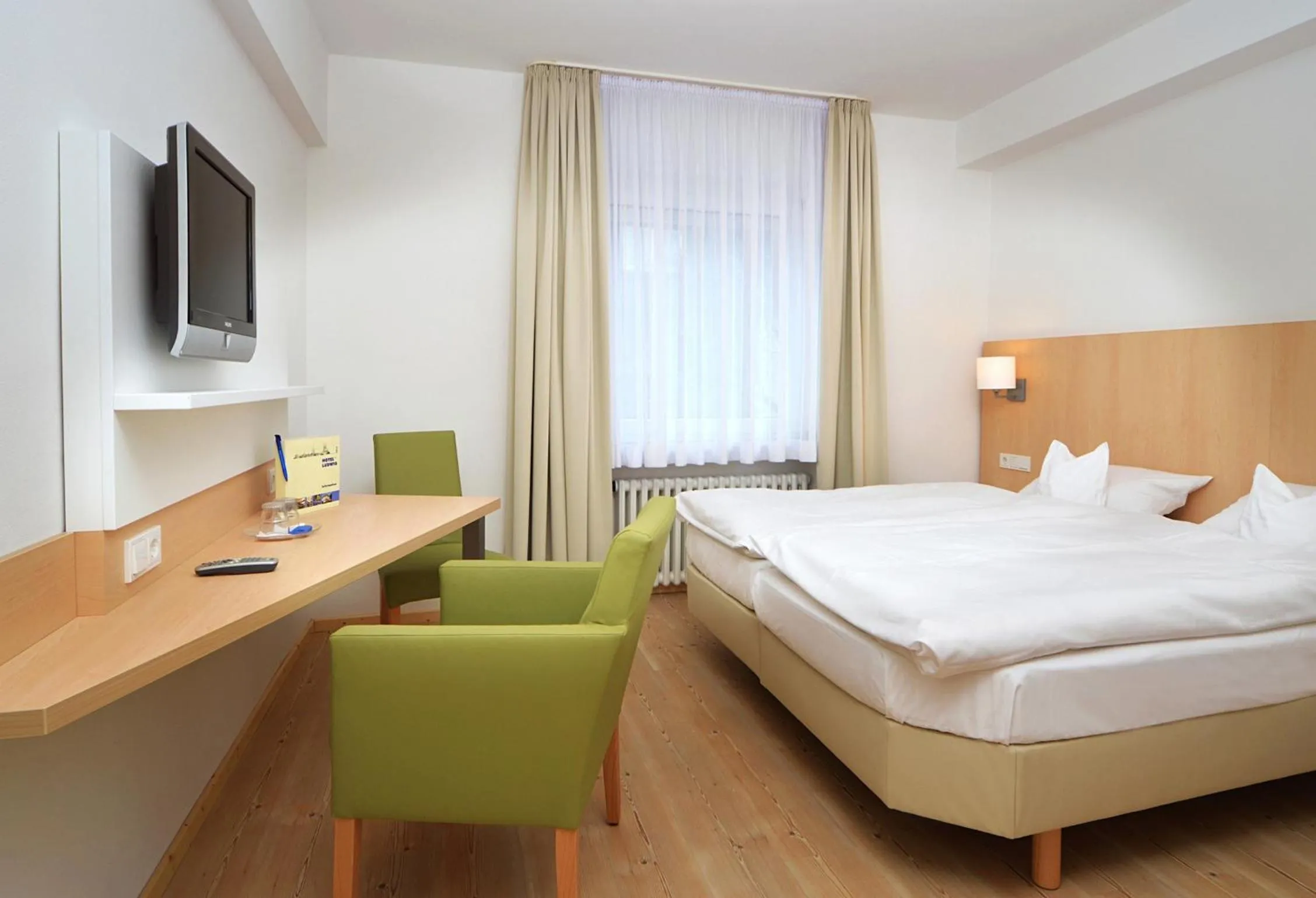 Photo of the whole room, Bed in Hotel Ludwig Superior