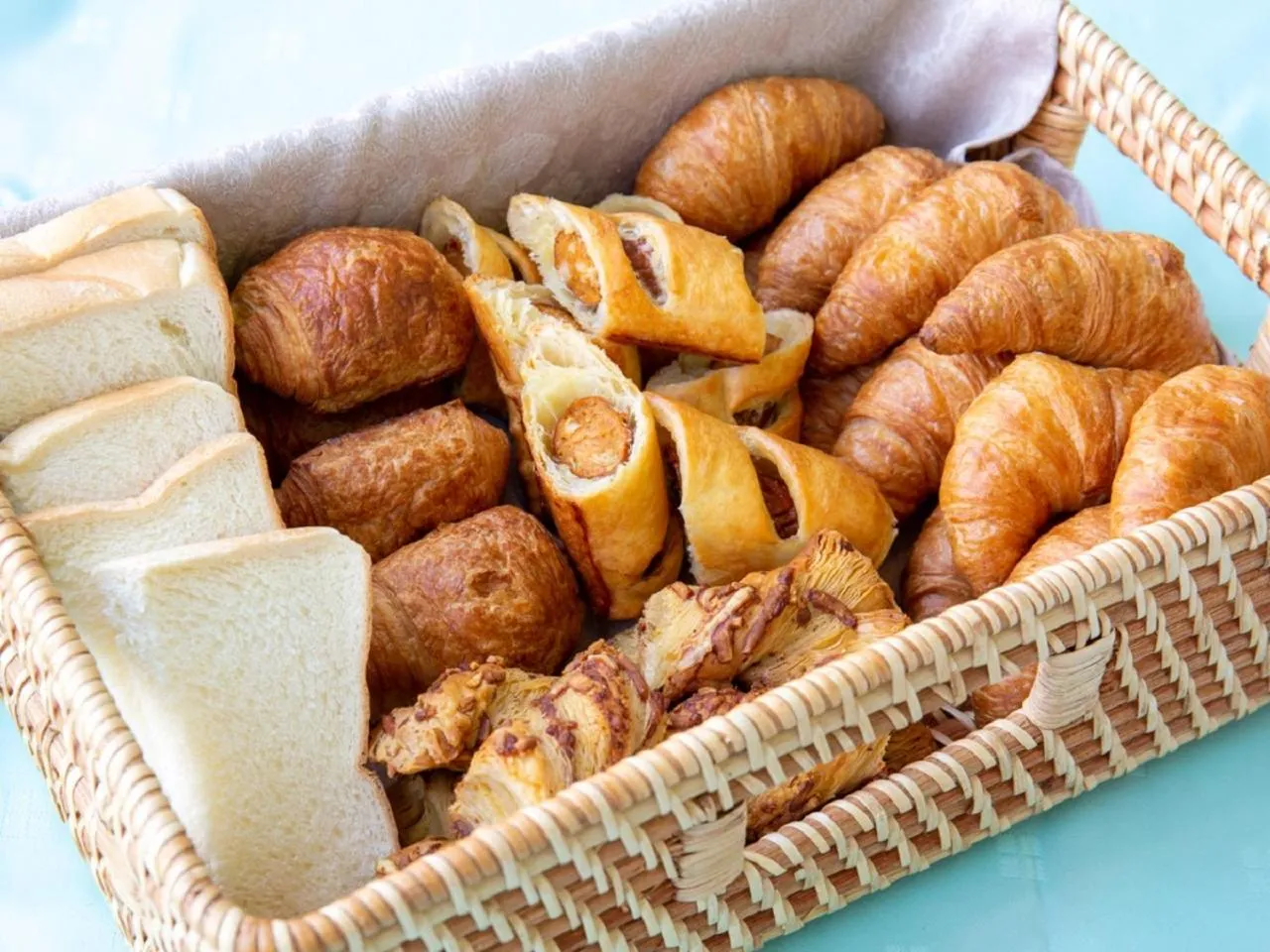 Buffet breakfast in Kuretake-INN HAMANAKO