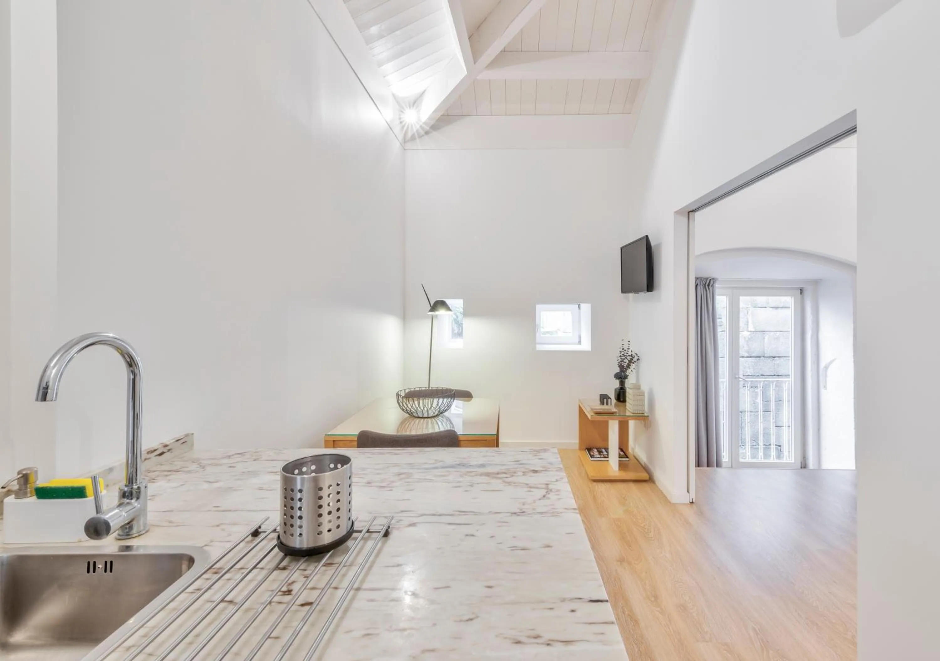 Kitchen or kitchenette in Oporto Comfort Dom Hugo - Historic Apartments