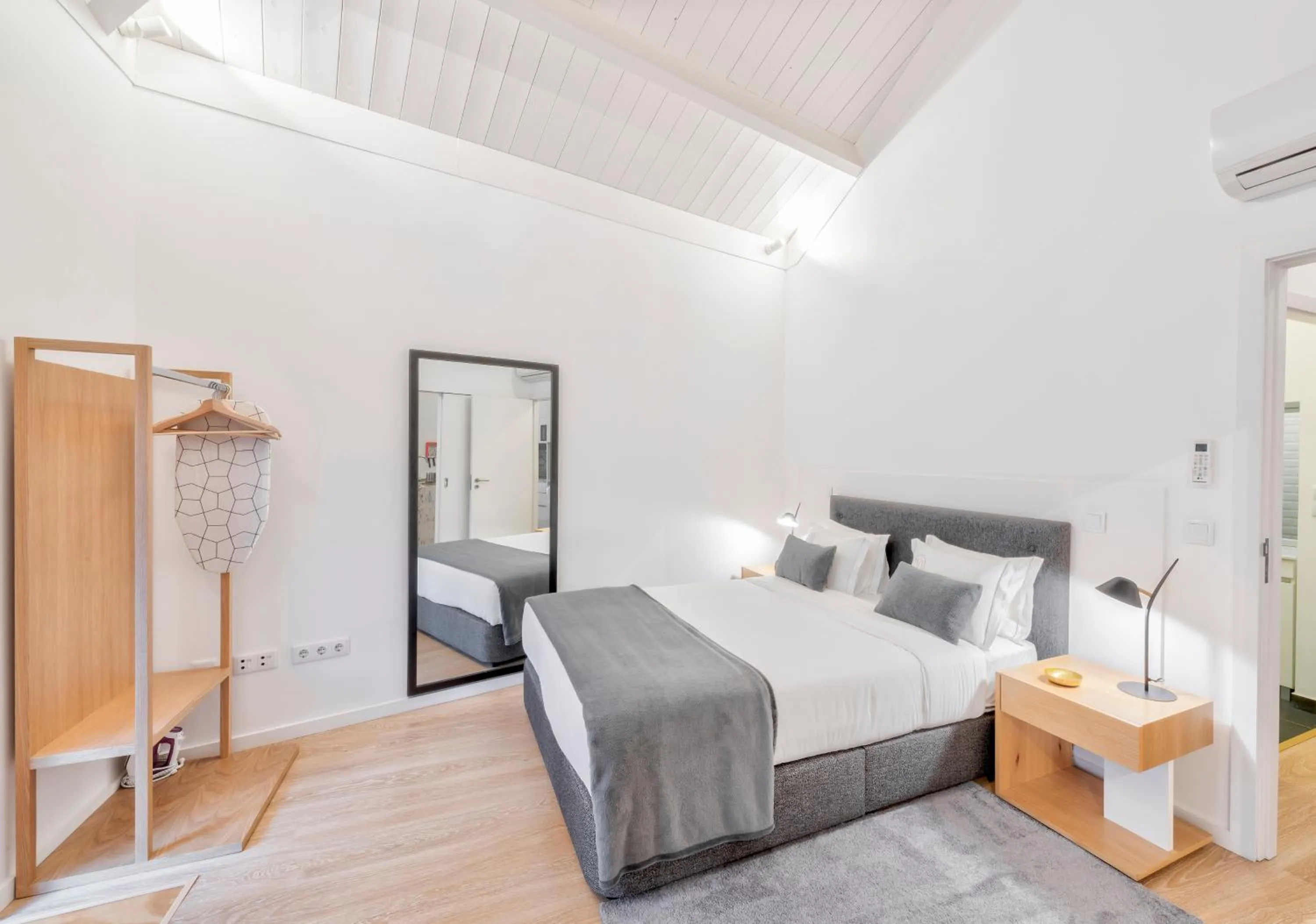 Bed in Oporto Comfort Dom Hugo - Historic Apartments