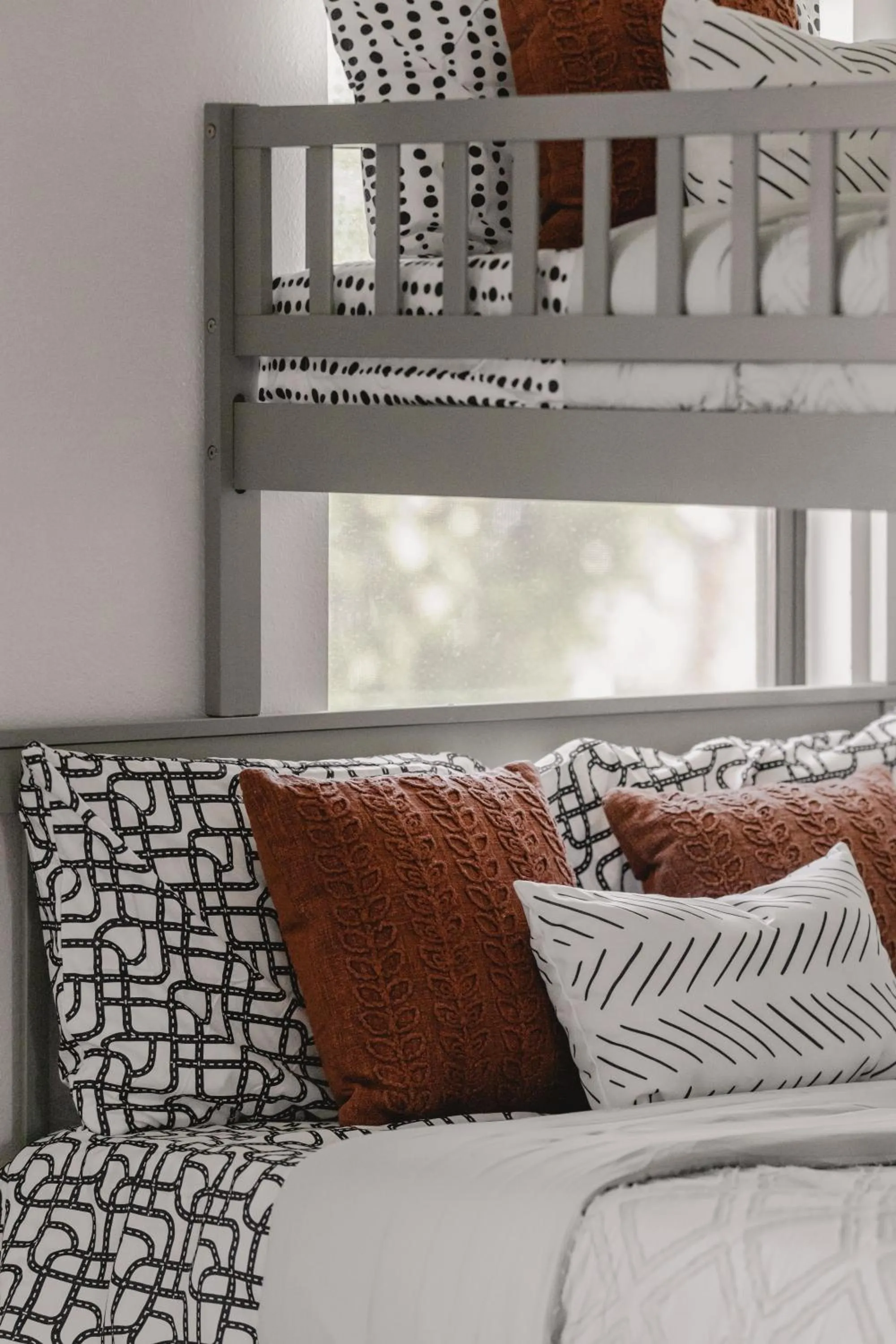 Bed in PRESIDENTIAL SUITE MOUNTAIN/LAKE VIEWS w/HEATED POOLS- PGA WEST