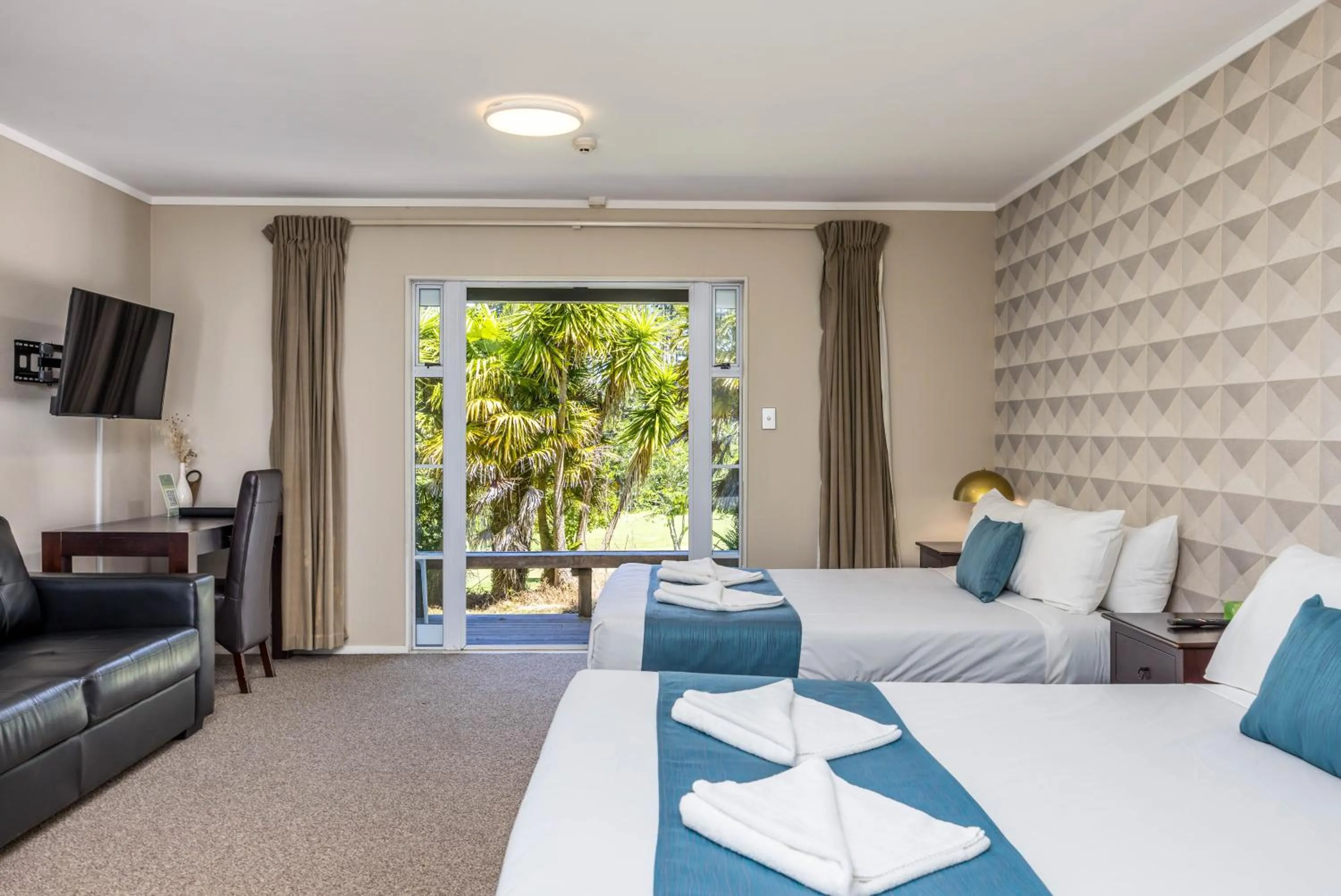 Bed in Northridge Golf Resort