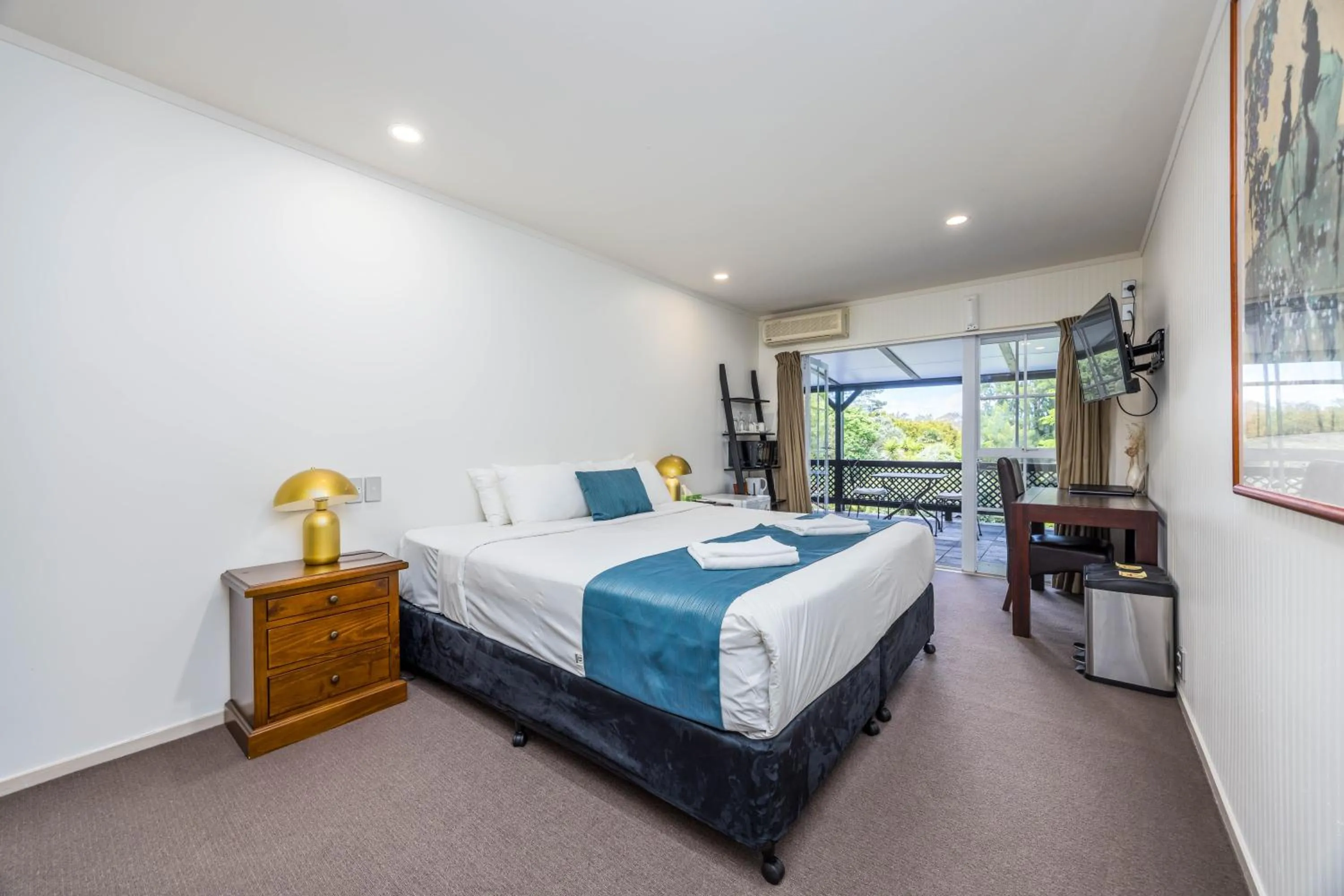 Bed in Northridge Golf Resort