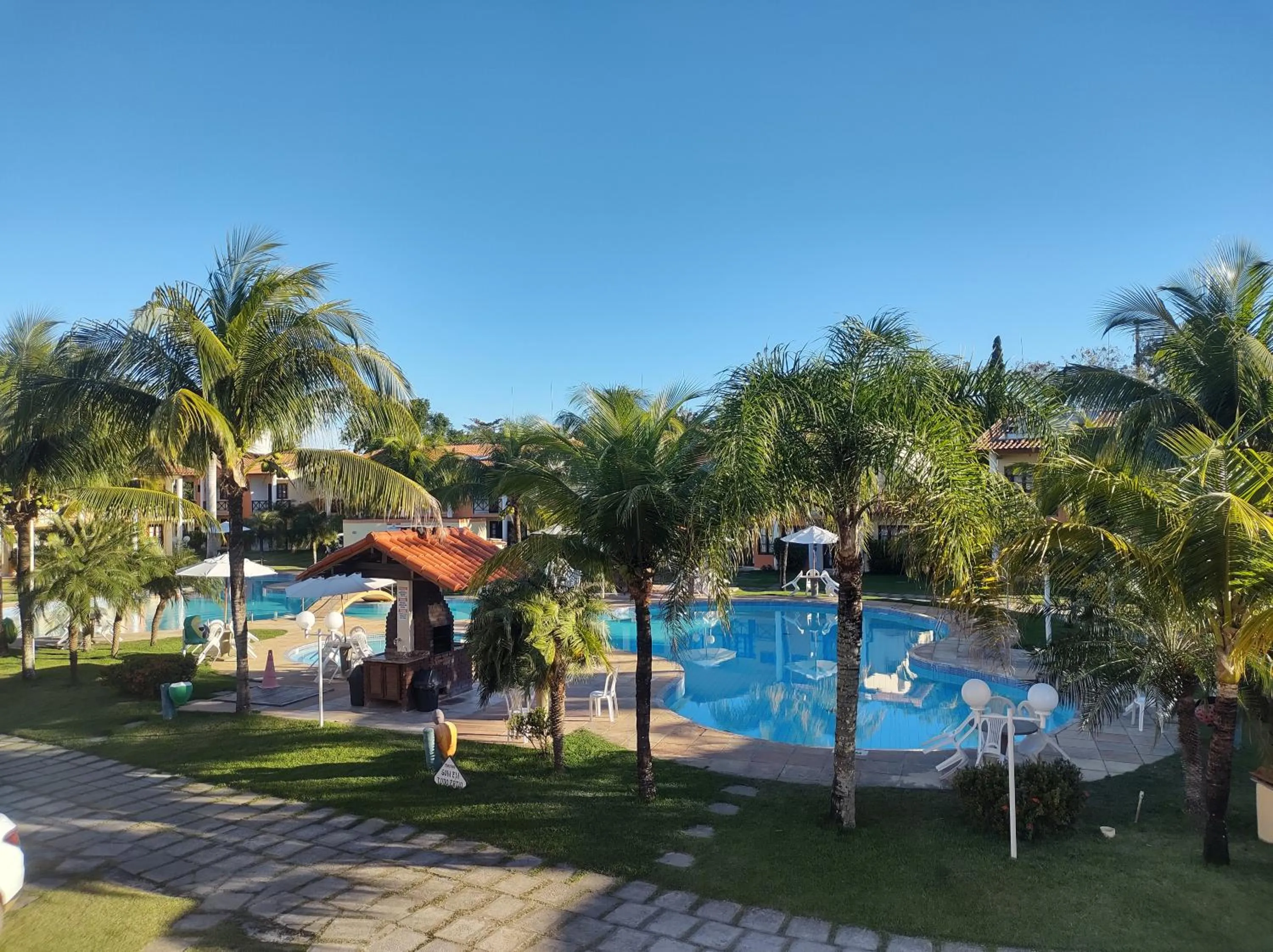 Pool view in Casa Praia de Taperapuan em Porto