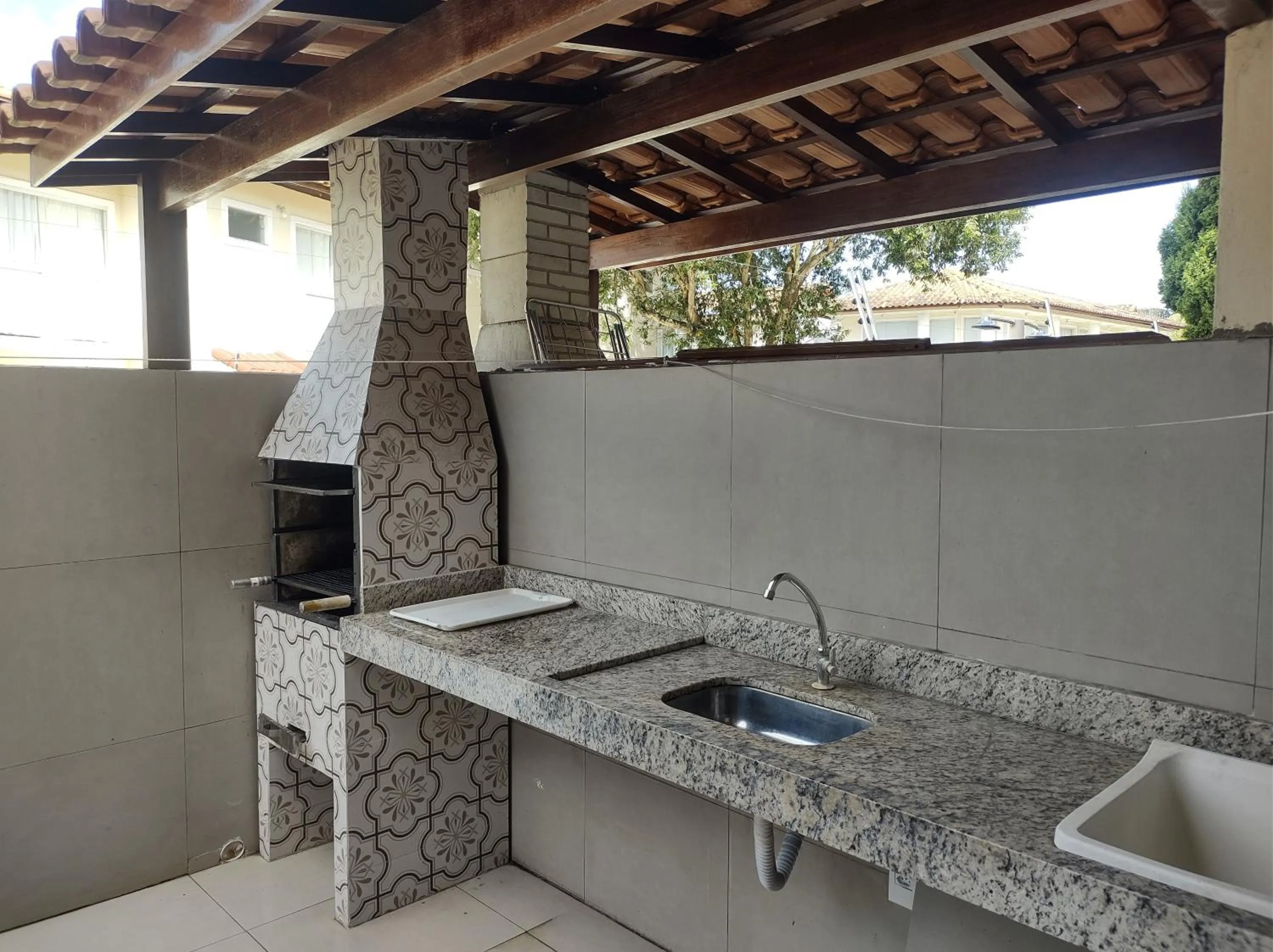 BBQ facilities in Casa Praia de Taperapuan em Porto