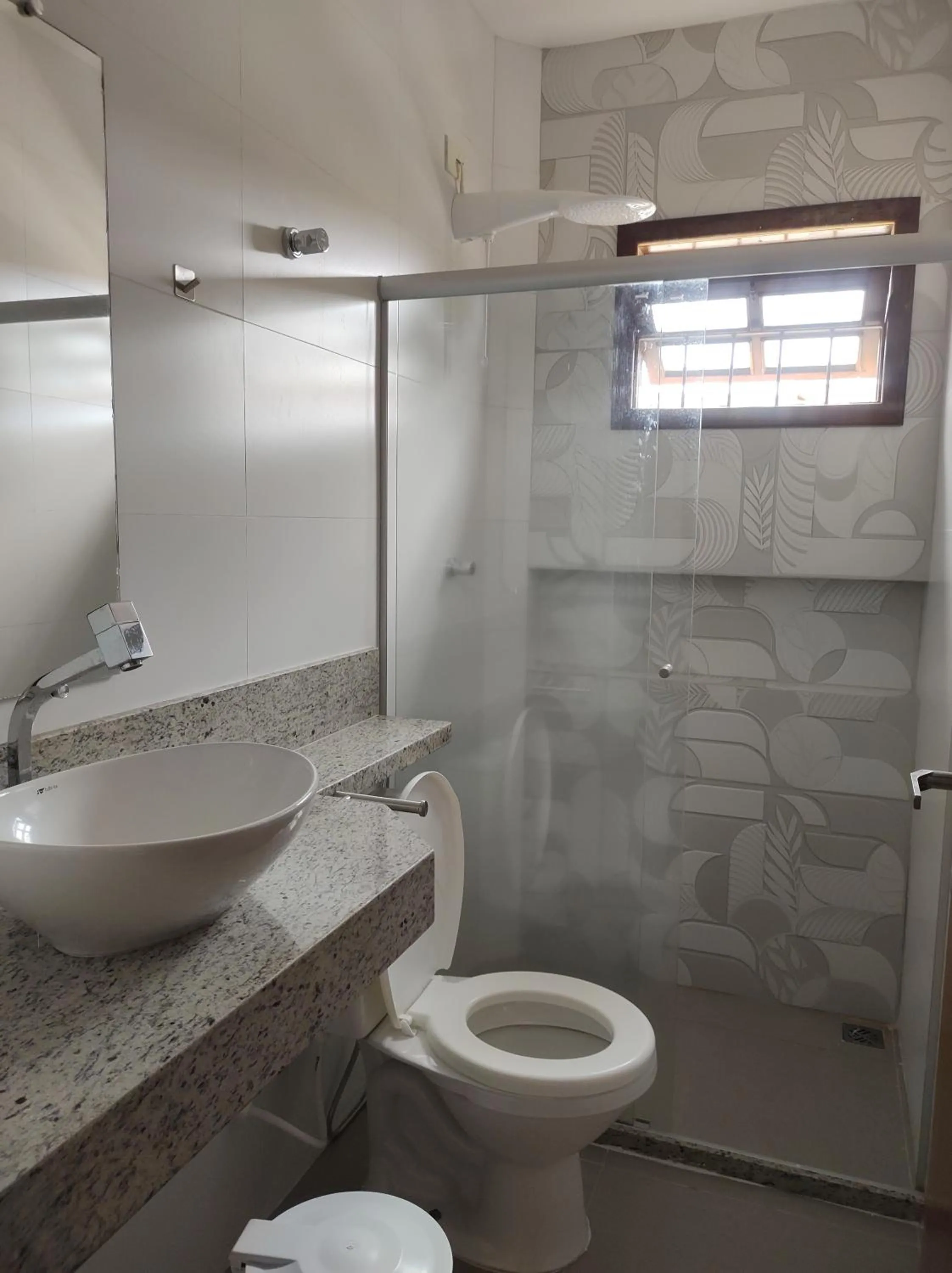 Bathroom in Casa Praia de Taperapuan em Porto