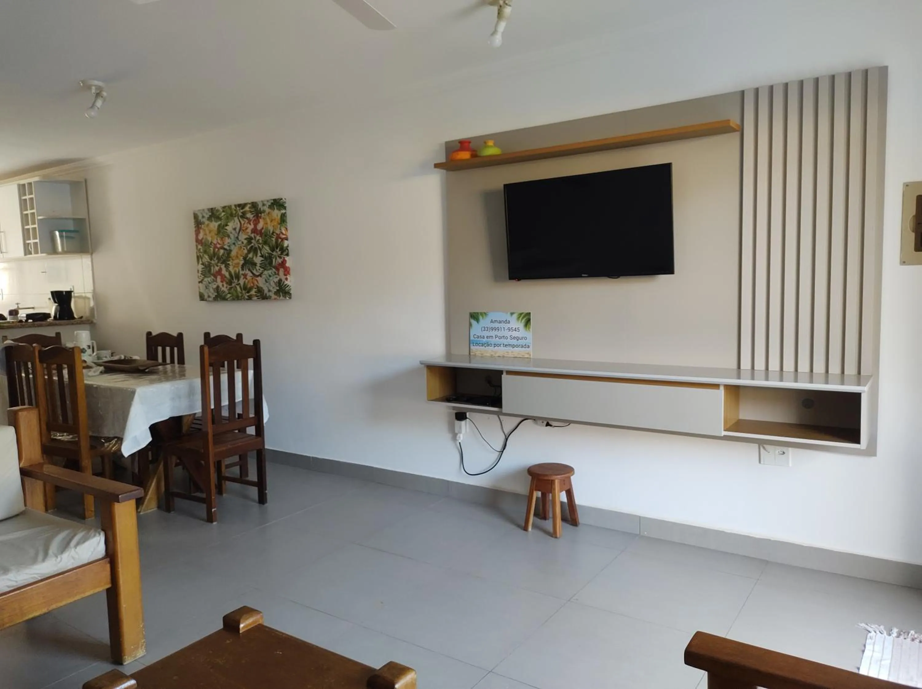 Communal lounge/ TV room in Casa Praia de Taperapuan em Porto