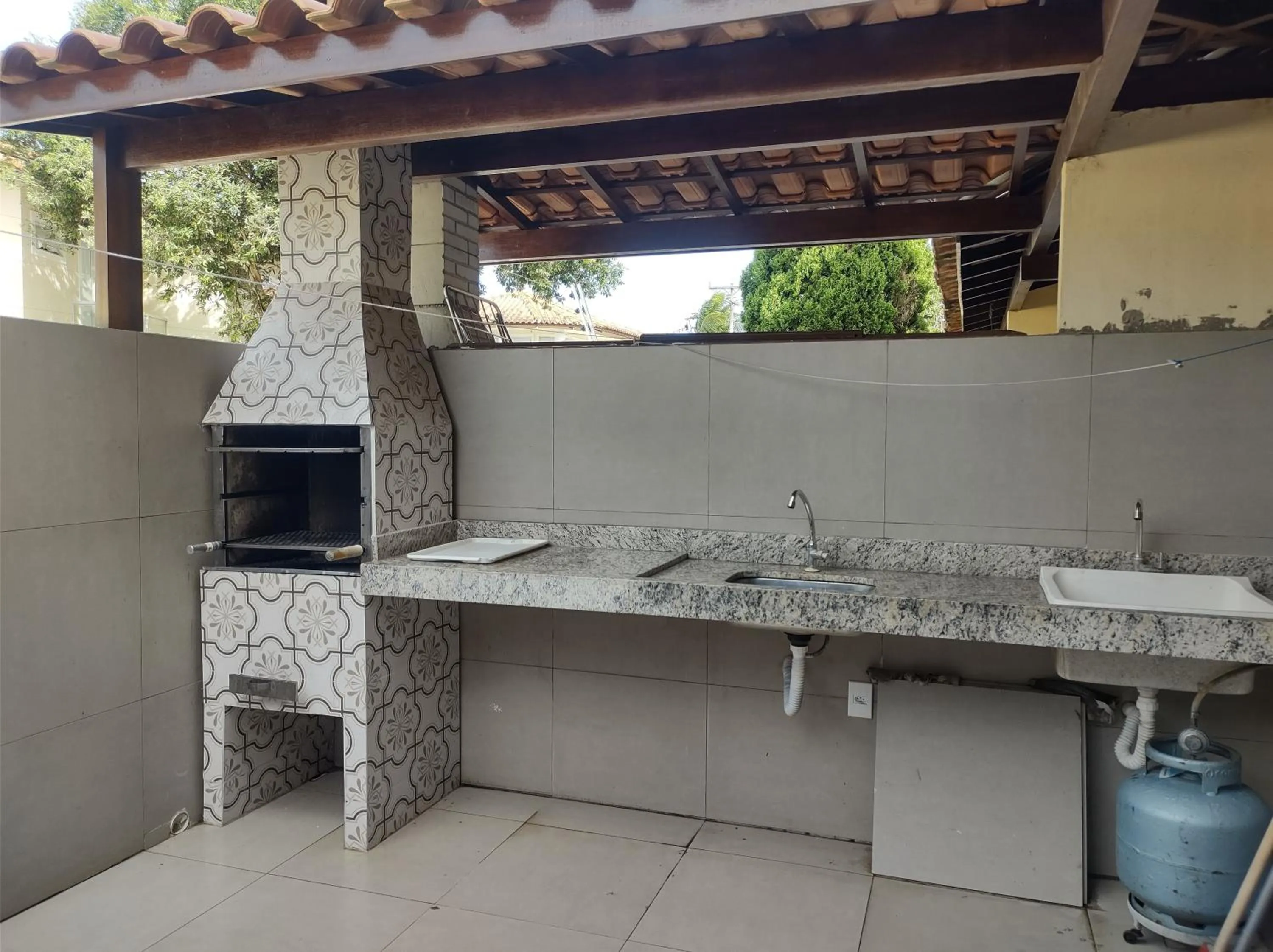 BBQ facilities in Casa Praia de Taperapuan em Porto