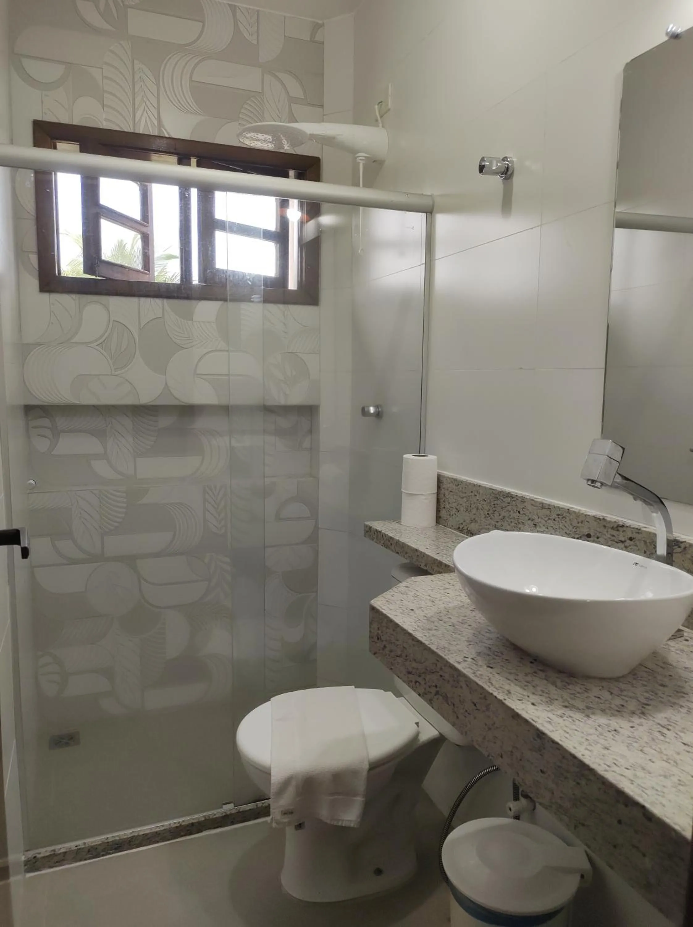 Bathroom in Casa Praia de Taperapuan em Porto