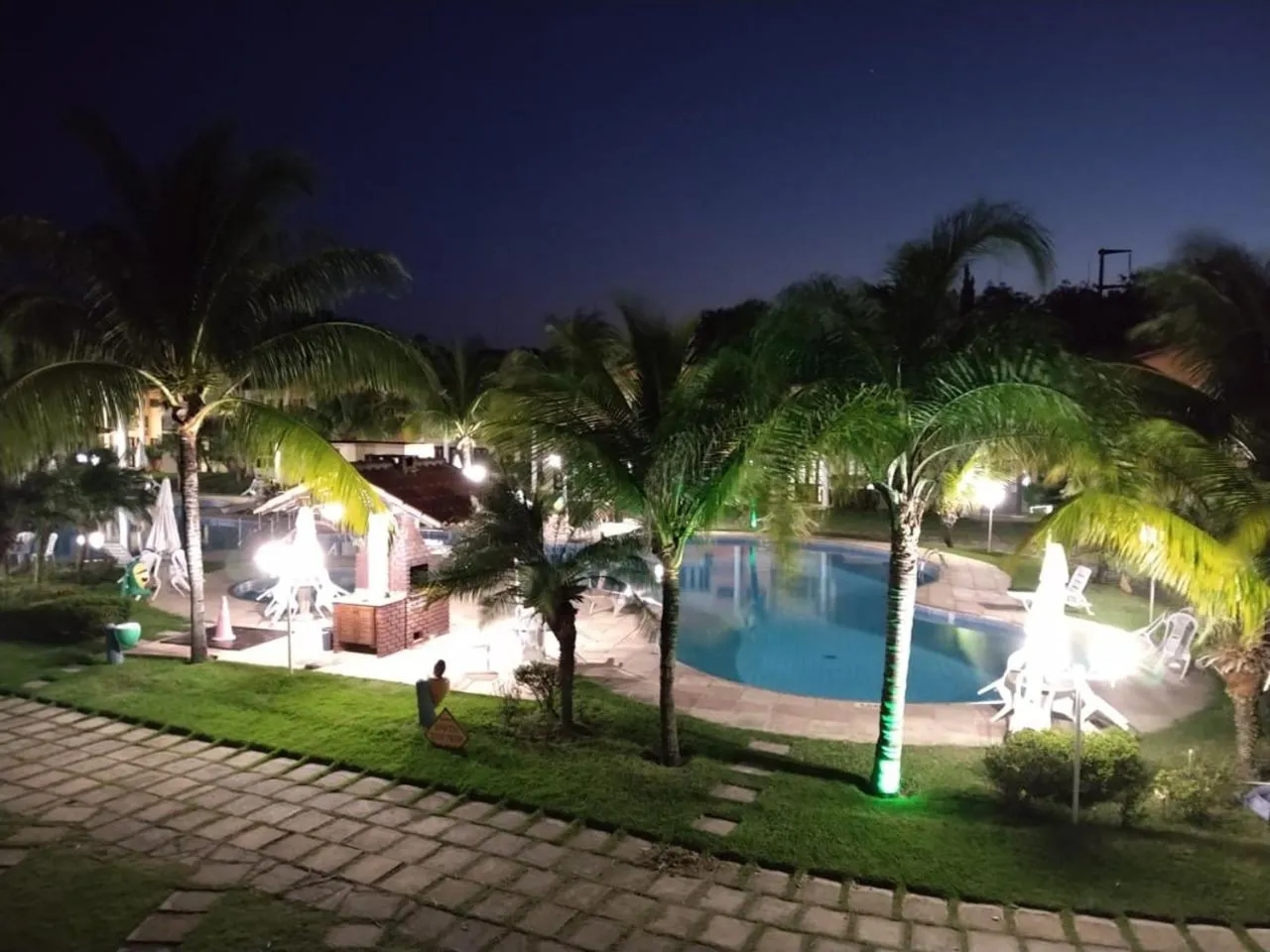 Pool view in Casa Praia de Taperapuan em Porto
