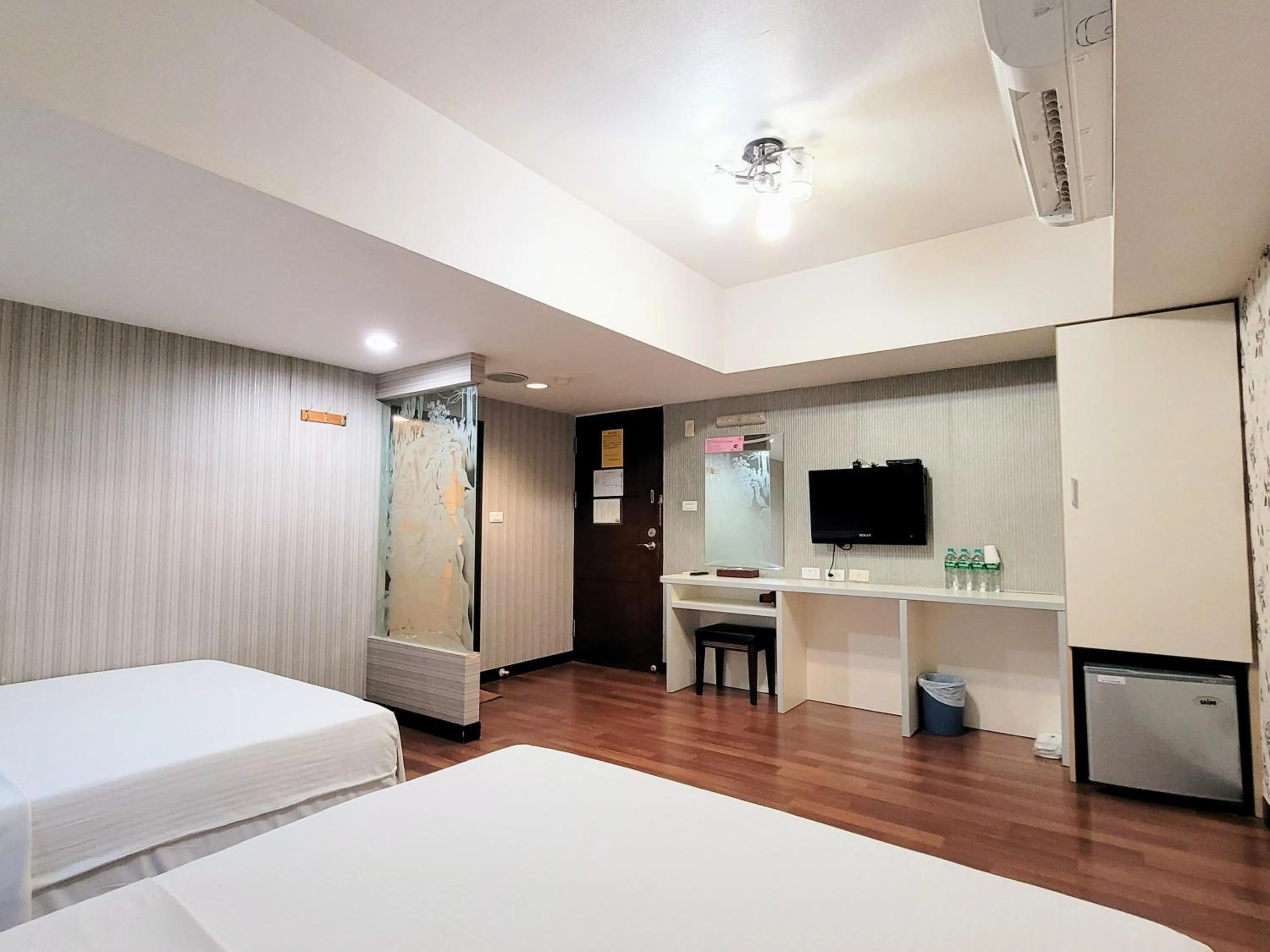 TV and multimedia, Bed in Hotel South Sea