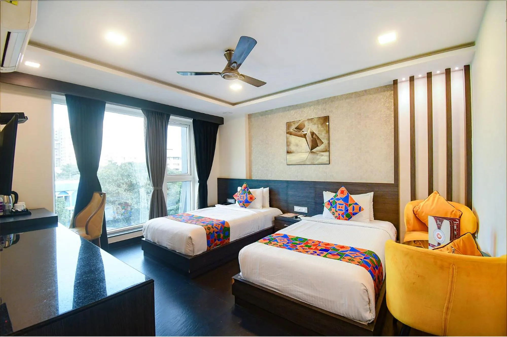 Photo of the whole room, Bed in FabHotel Prime Kzar Corporate Budget Stay Near Park Street