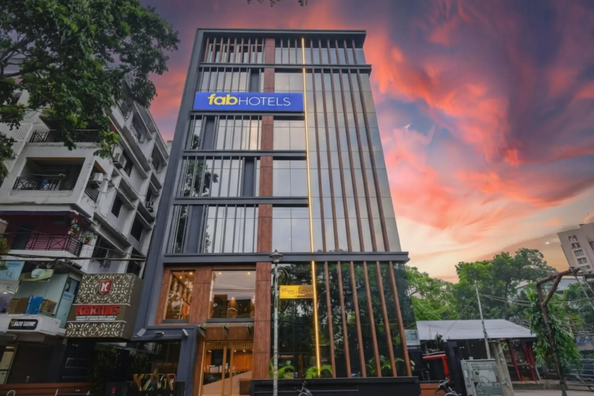 Property building in FabHotel Prime Kzar Corporate Budget Stay Near Park Street Property building in FabHotel Prime Kzar Corporate Budget Stay Near Park Street