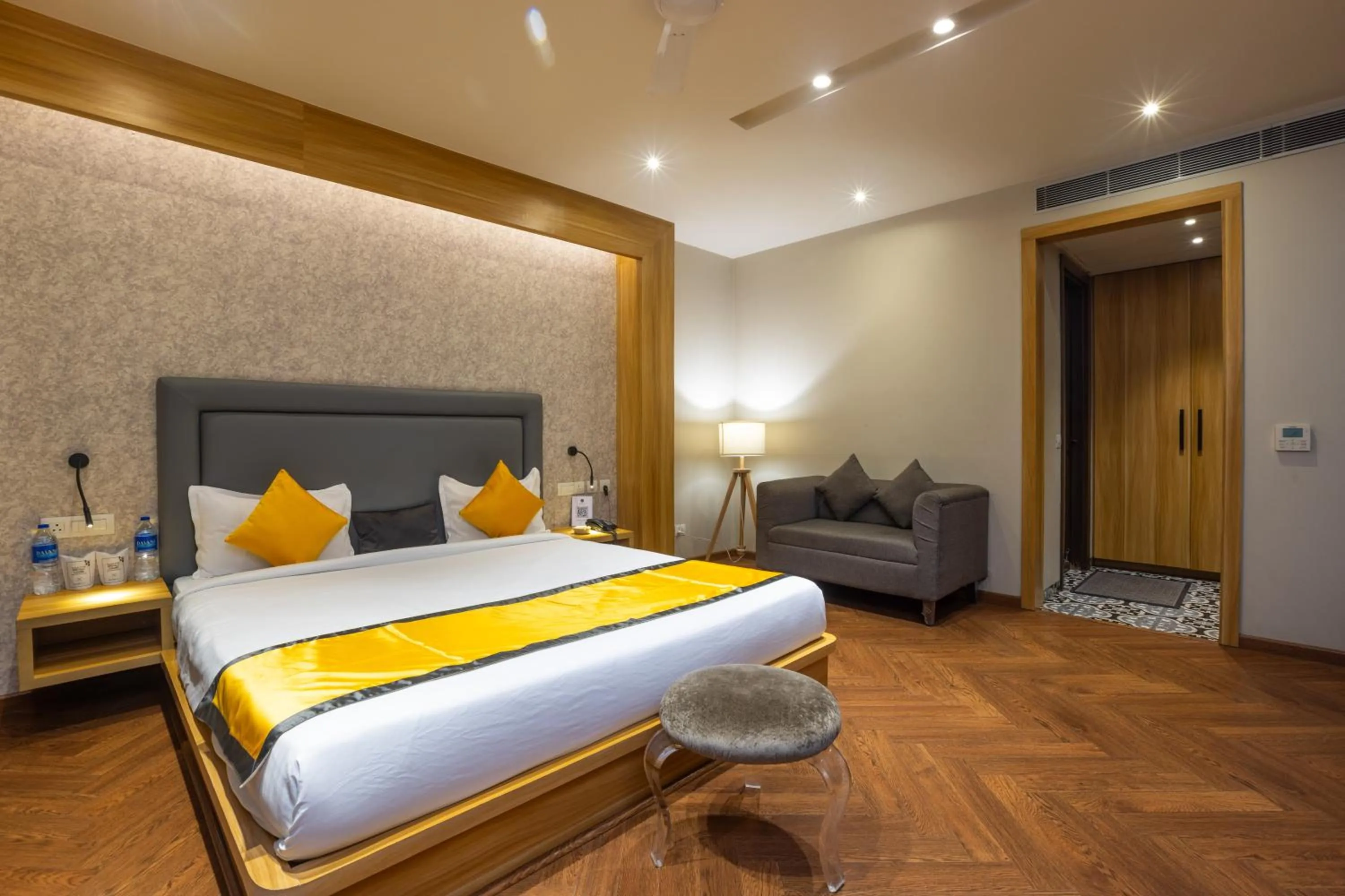 Photo of the whole room, Bed in Kohsa7