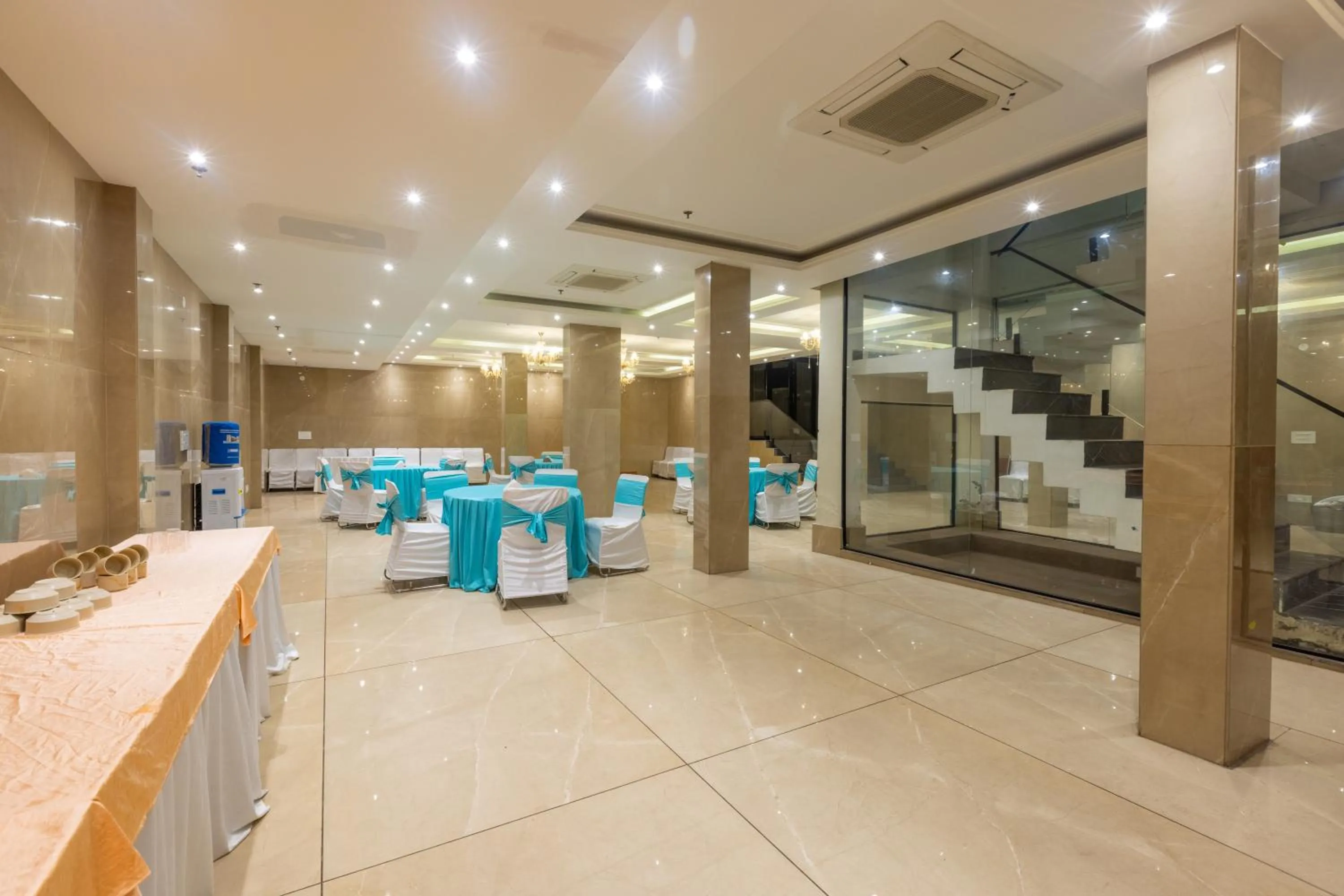 Banquet/Function facilities in Kohsa7