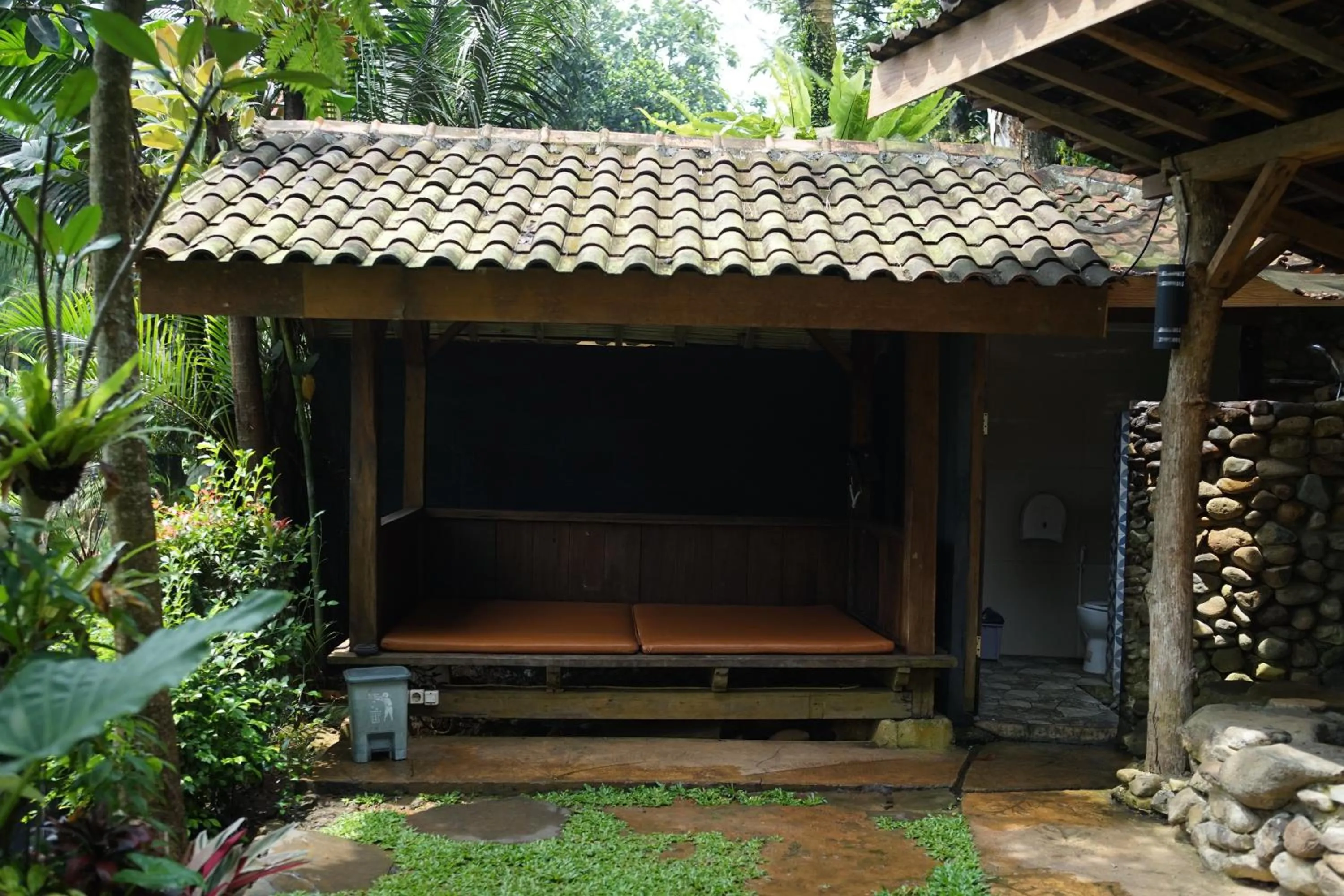 Tirta Arsanta Hot Springs & Villa