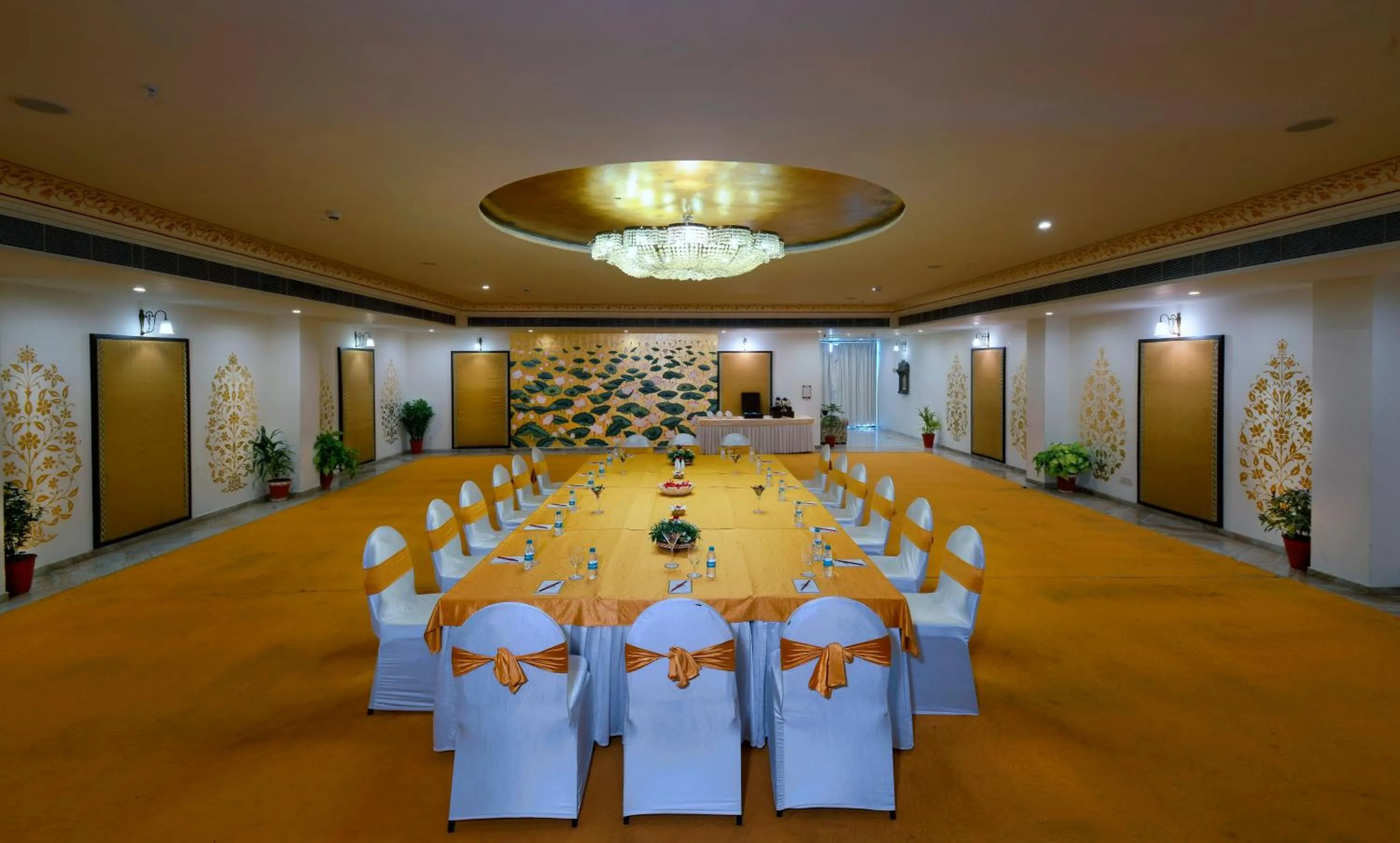Business facilities in Anuraga Palace