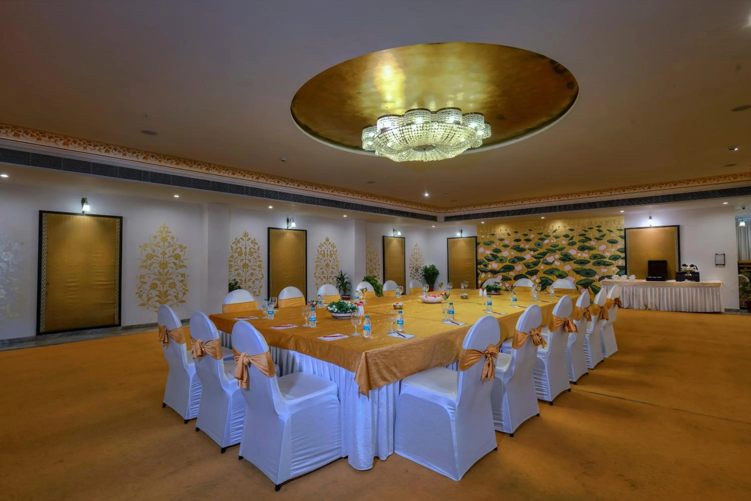 Business facilities in Anuraga Palace