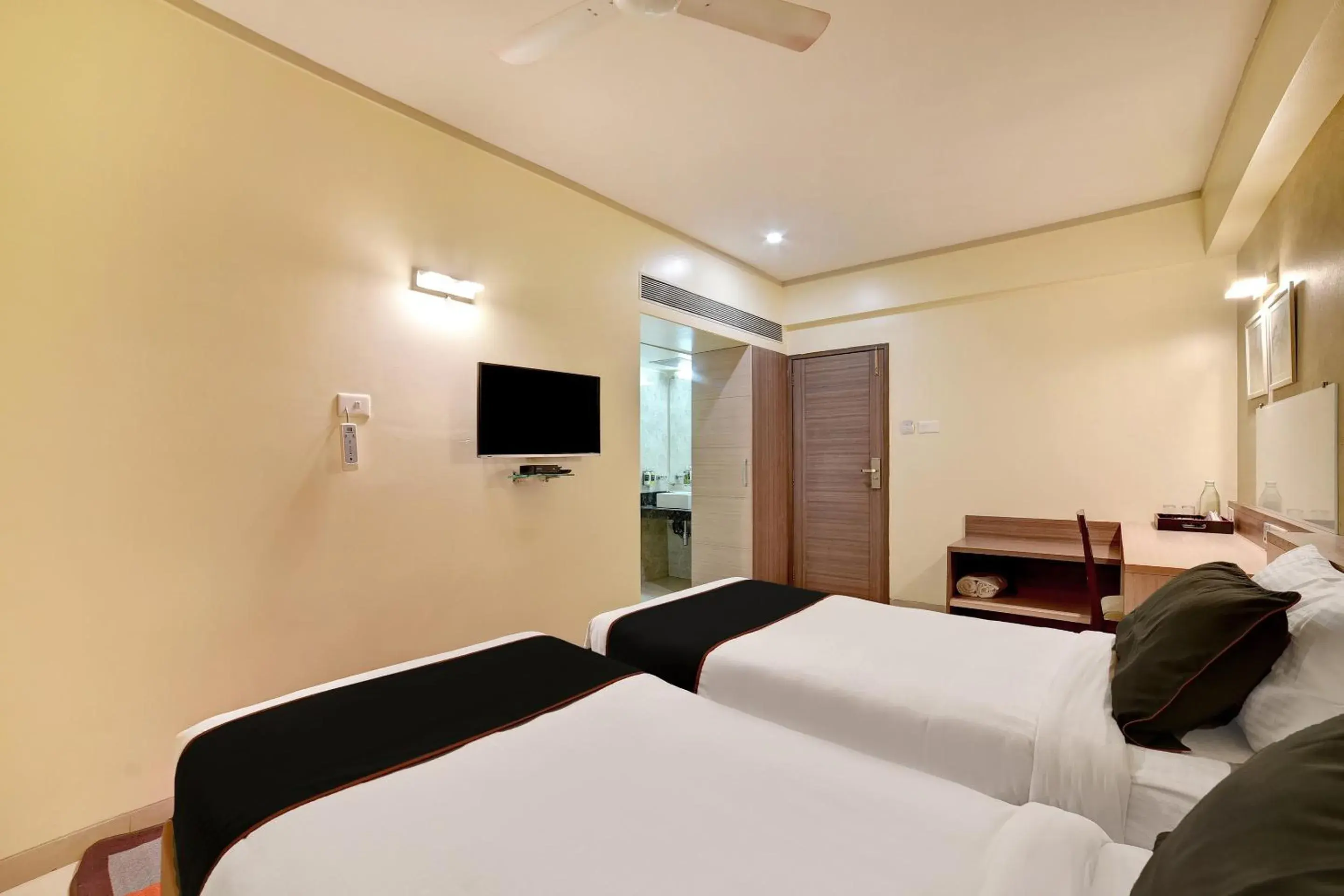 Bedroom, Bed in Townhouse Oak Pune Railway Station Formerly Kapil Residency Bedroom, Bed in Townhouse Oak Pune Railway Station Formerly Kapil Residency