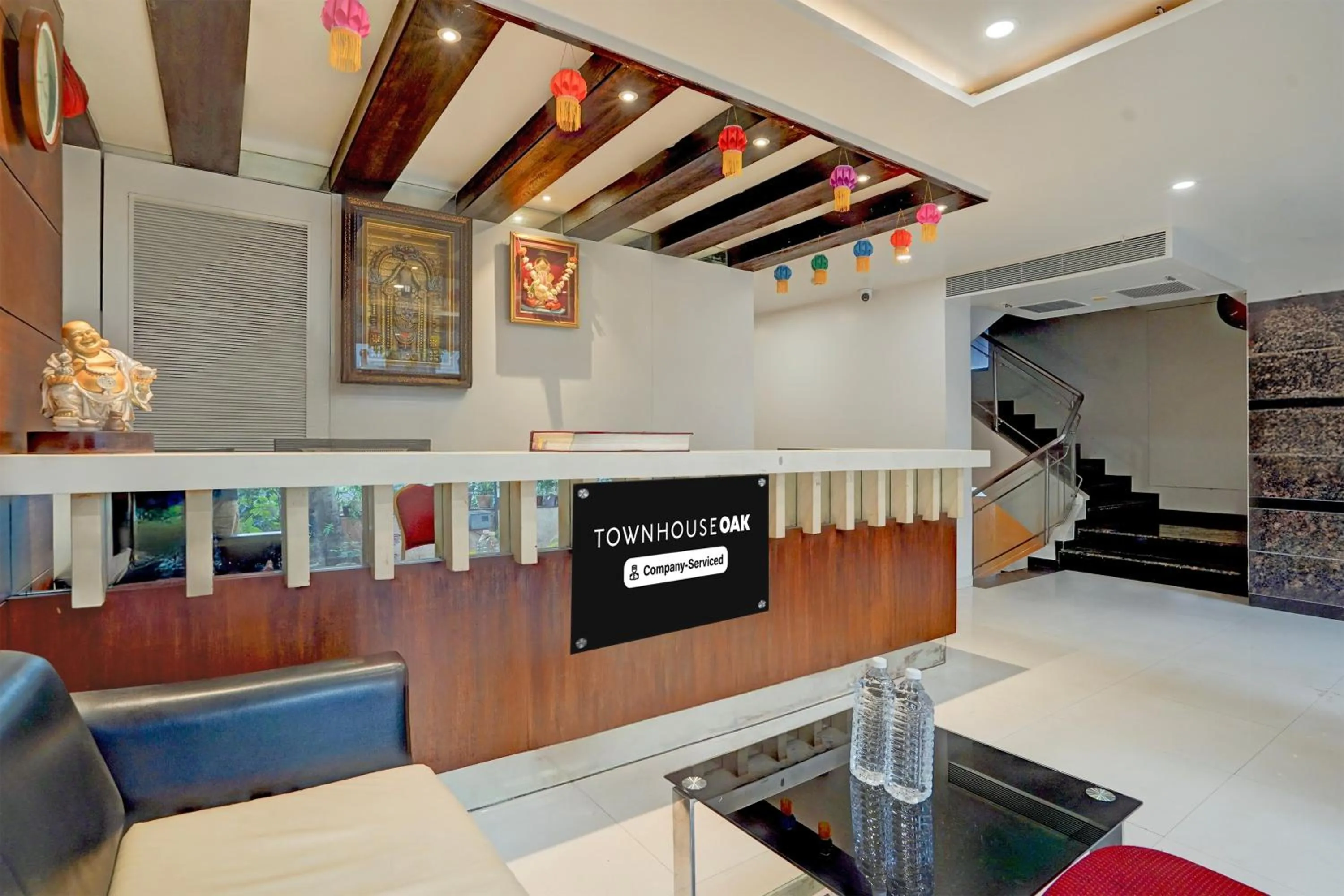 Lobby or reception in Super Townhouse Oak Pune Railway Station Formerly Kapil Residency