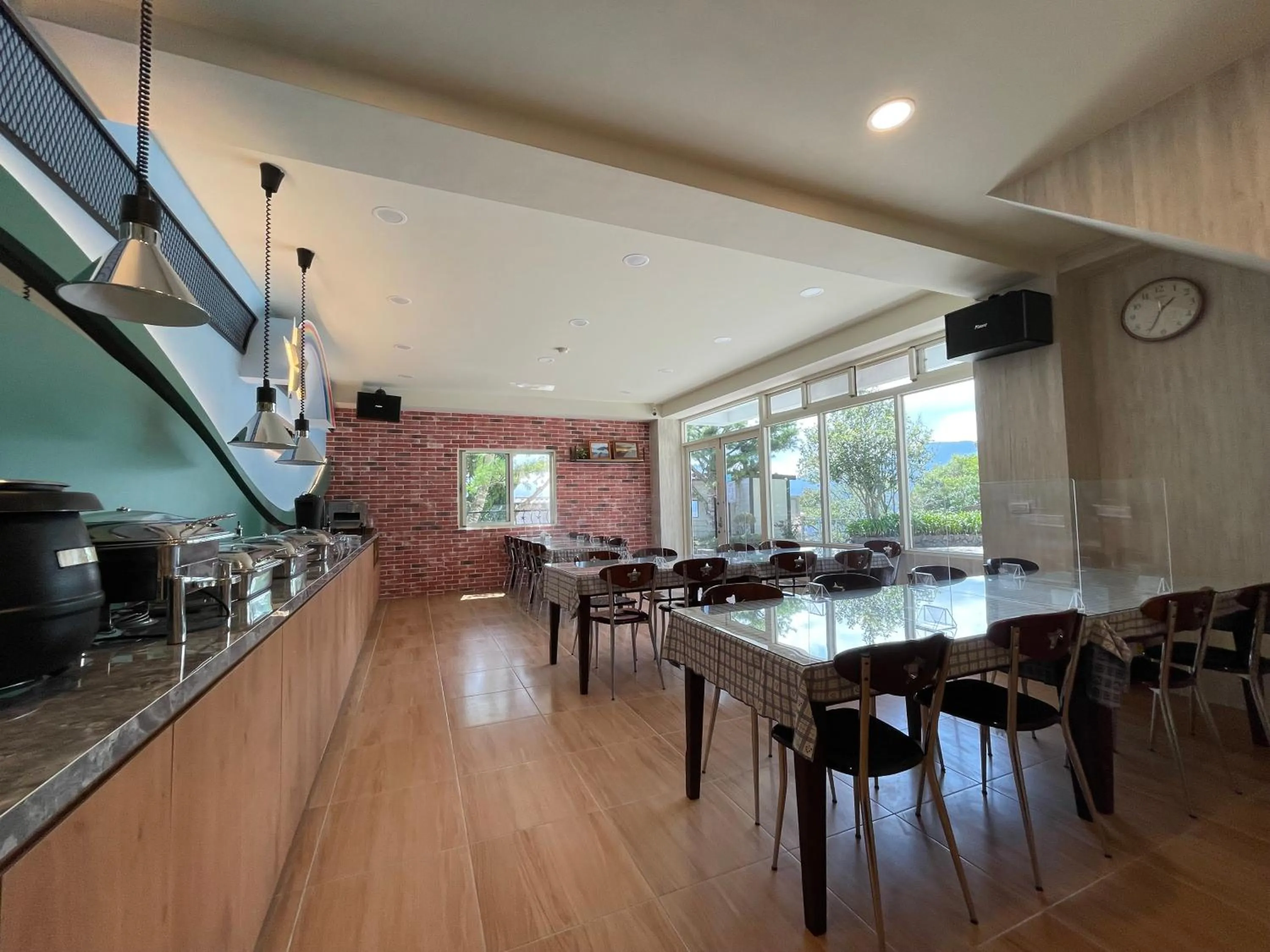 Restaurant/places to eat in Star Villa