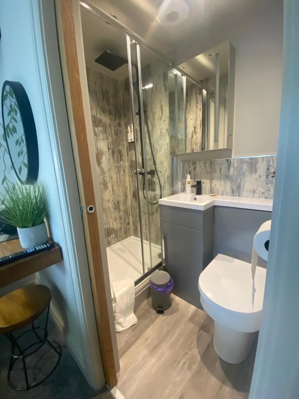 Bathroom in The Hive at Poppi-Red