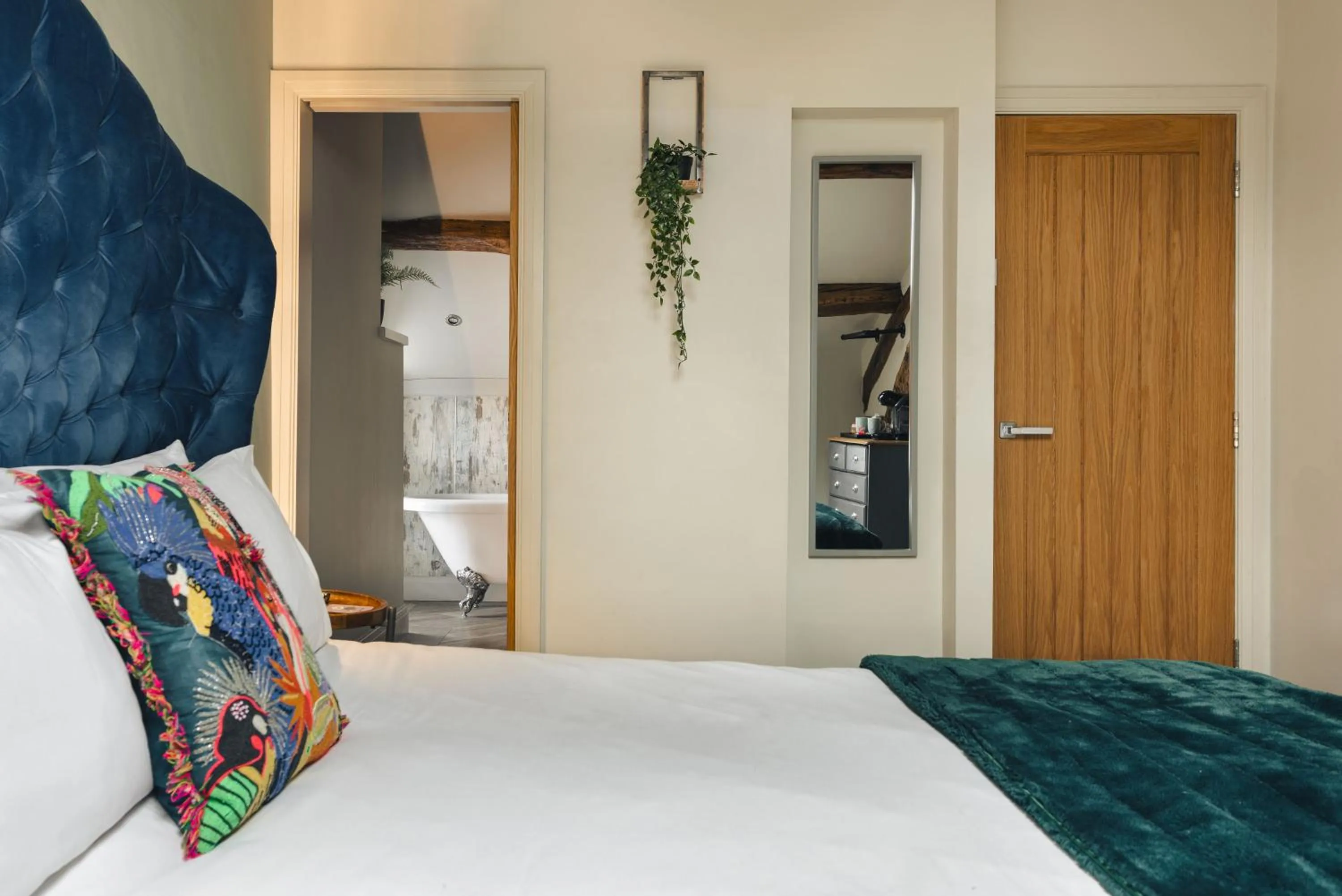 Bed in The Hive at Poppi-Red