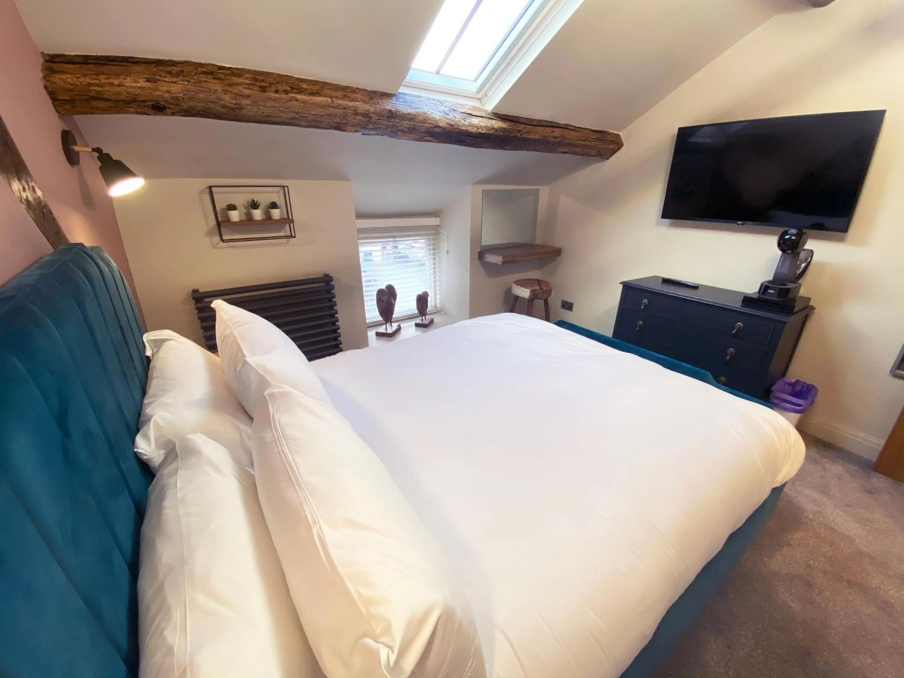 Bed in The Hive at Poppi-Red