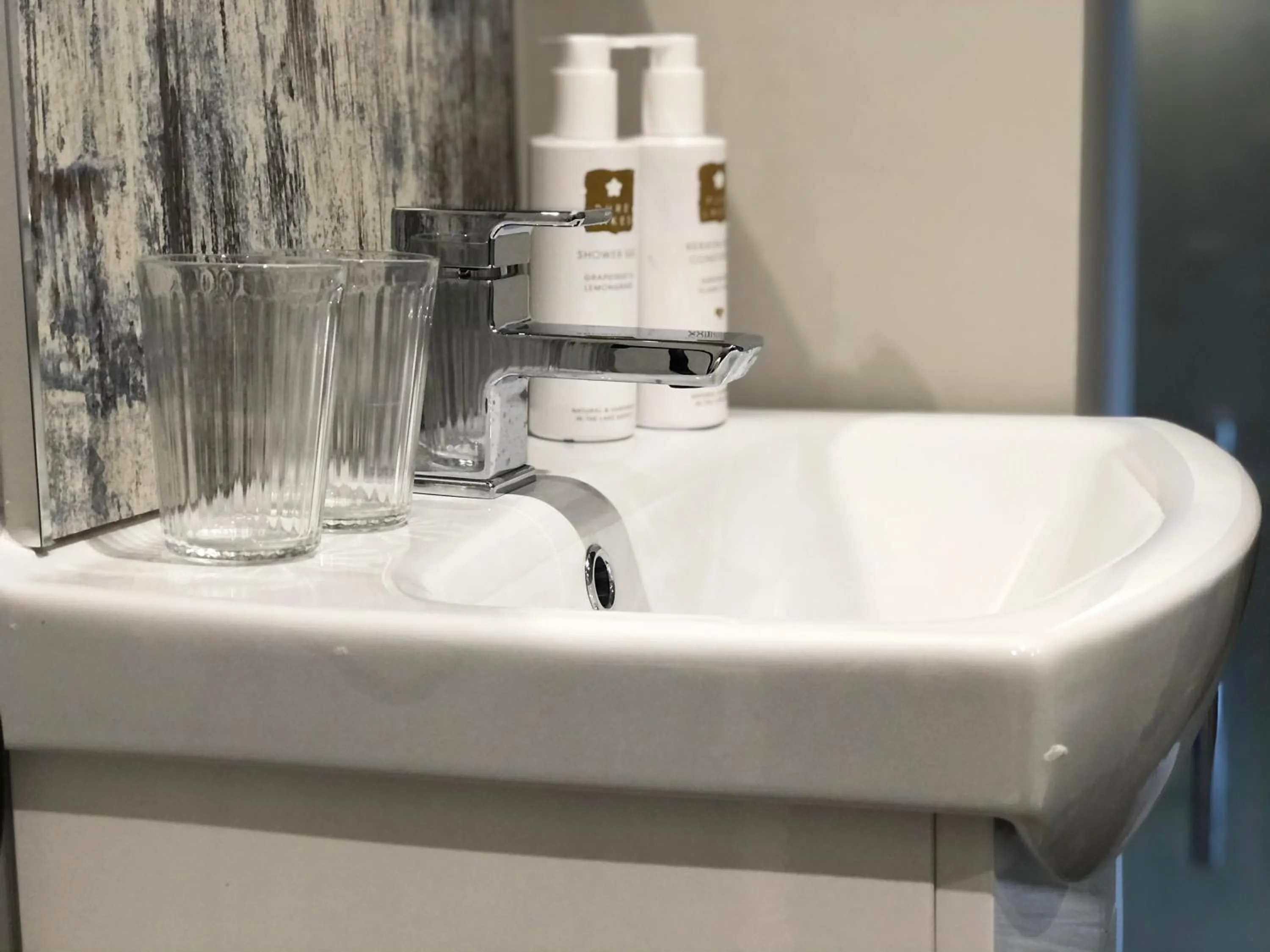 Bathroom in The Hive at Poppi-Red