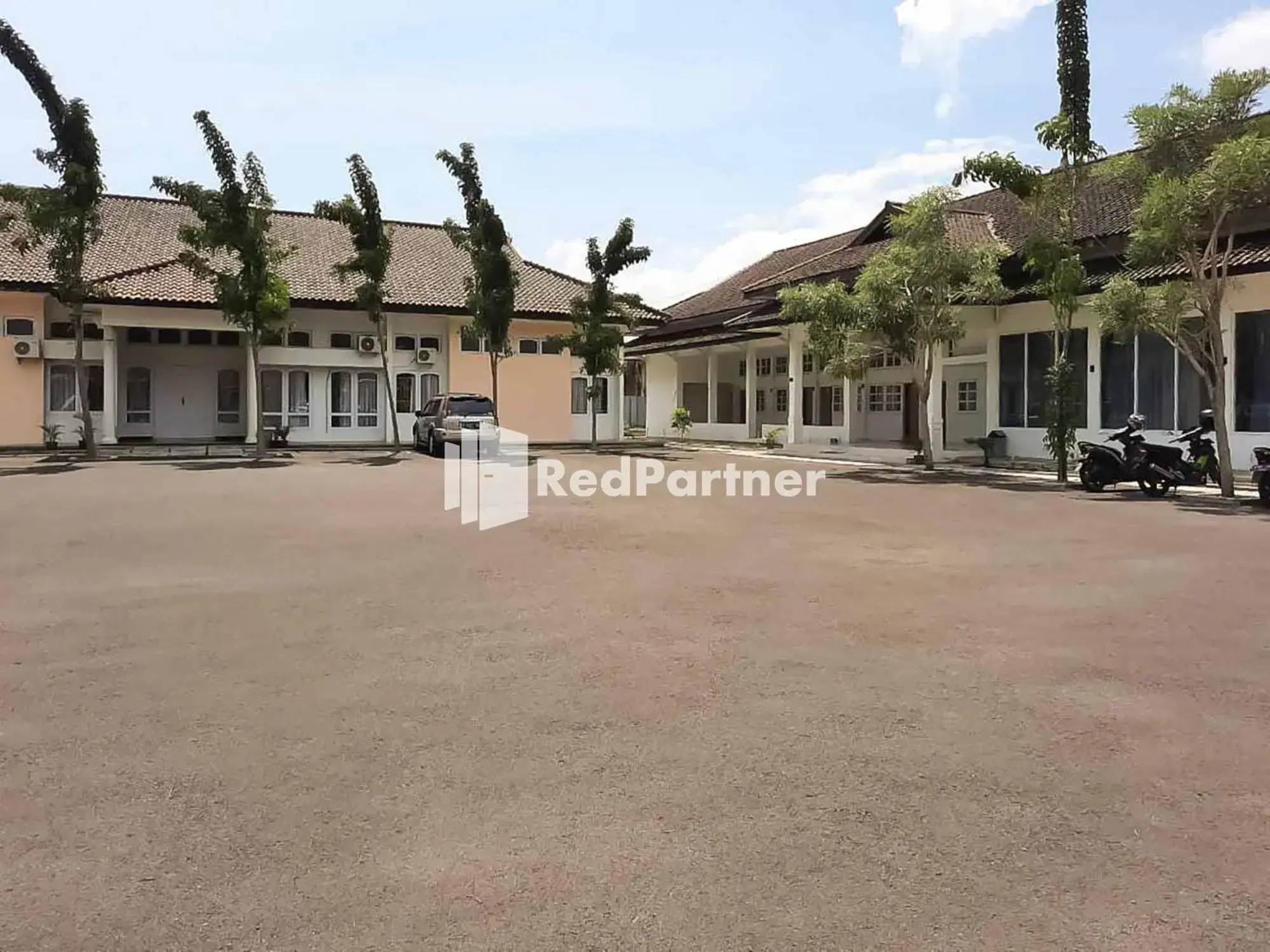 Property building in Wisma Baznas Syariah Majalengka Mitra RedDoorz Property building in Wisma Baznas Syariah Majalengka Mitra RedDoorz
