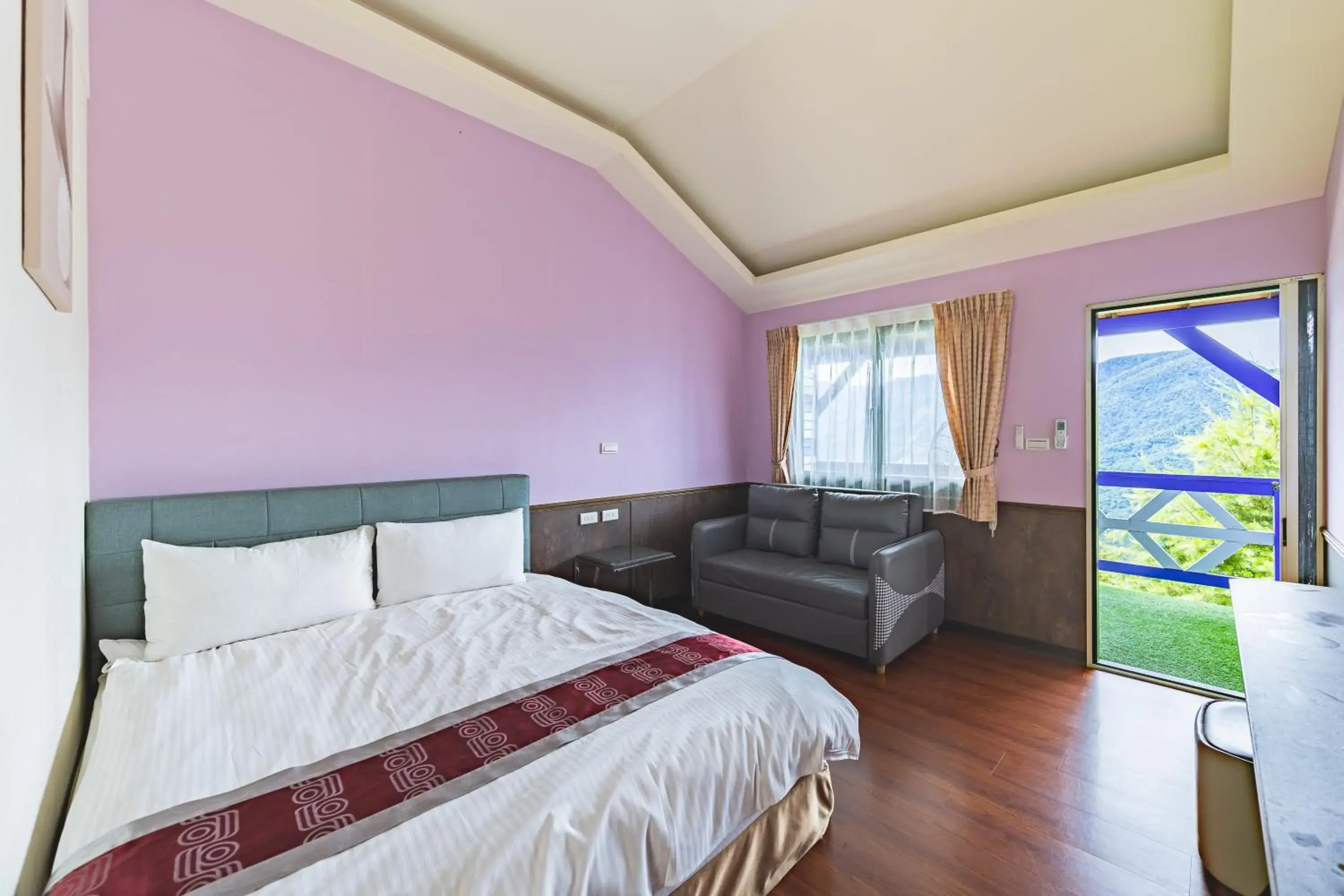 Photo of the whole room, Bed in Julie's Garden, Cingjing - Fon Chin Homestay Photo of the whole room, Bed in Julie's Garden, Cingjing - Fon Chin Homestay