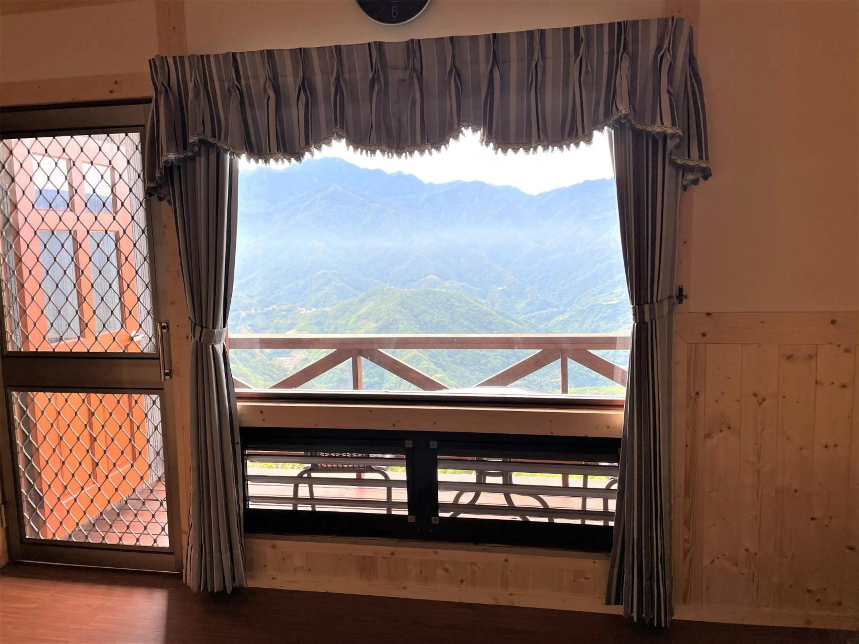 Mountain view in Shiyai Taoyuan